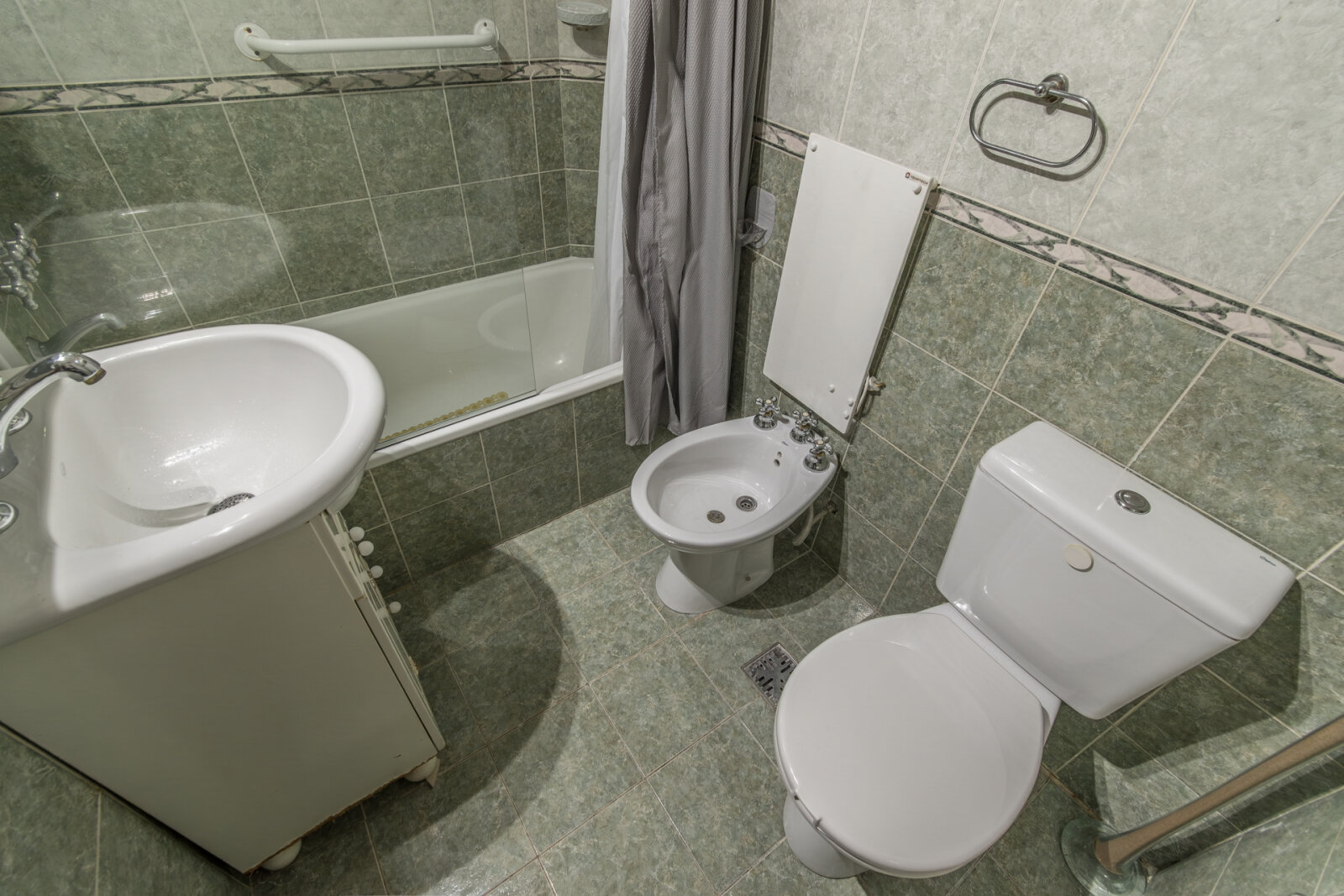 VENTA DE DEPARTAMENTO 3 AMBIENTES C/BALCÓN AL FRENTE EN BELGRANO - 6