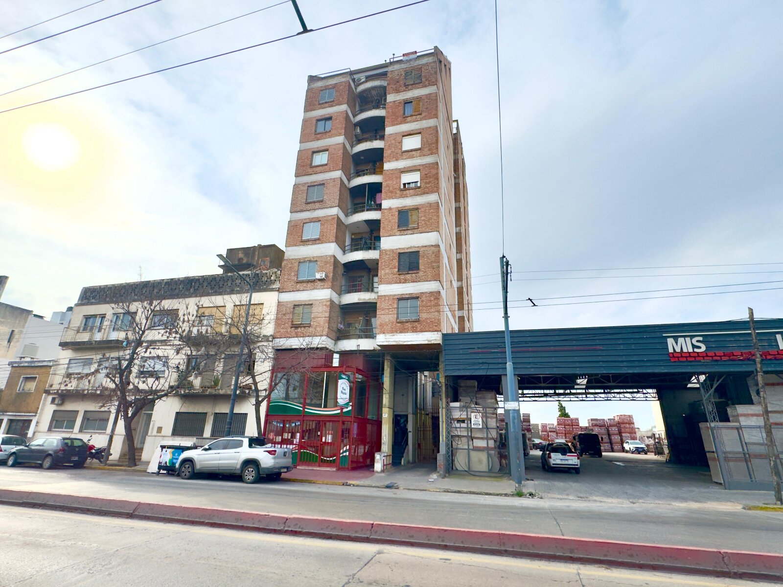 DEPTO EN VENTA 1 DORM ALBERDI P/ RECICLAR ESCRITURA OPORTUNIDAD - Imagen 2