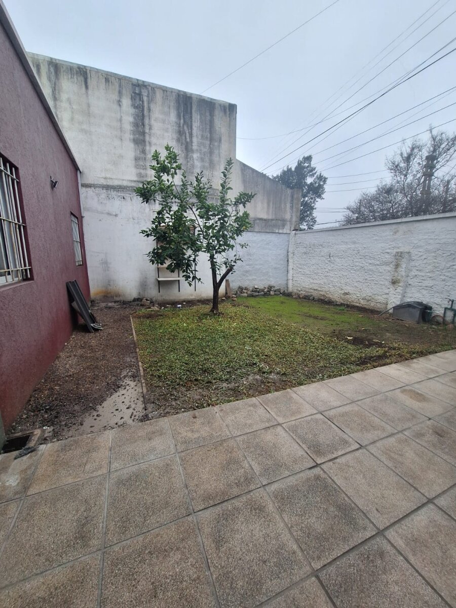 ALQUILER CASA 4 AMB. C/COCHERA ITUZAINGÓ - 18