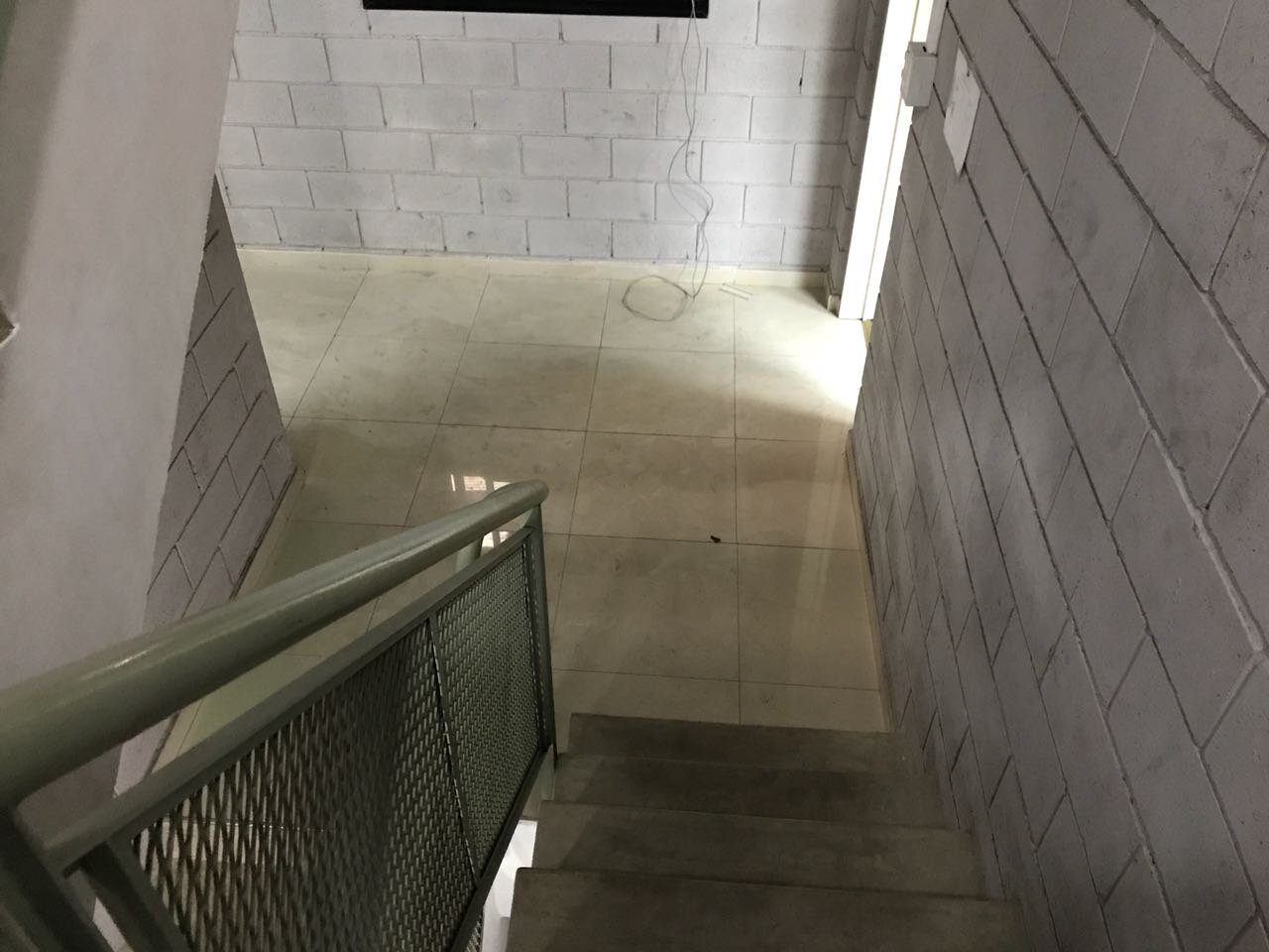 Galpón en venta en La Boca. 400 m2 de Galpón + 200 m2 de oficinas. Mixtura 2. - 12