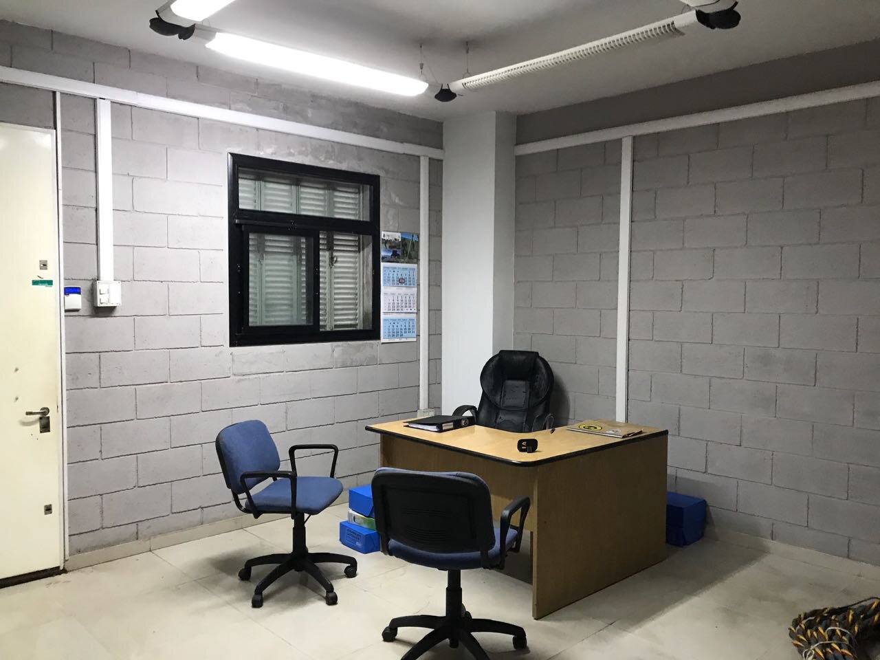Galpón en venta en La Boca. 400 m2 de Galpón + 200 m2 de oficinas. Mixtura 2. - 6