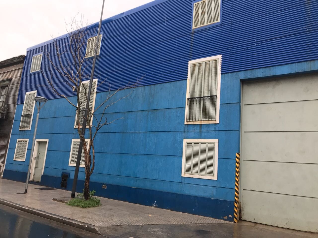 Galpón en venta en La Boca. 400 m2 de Galpón + 200 m2 de oficinas. Mixtura 2. - 1