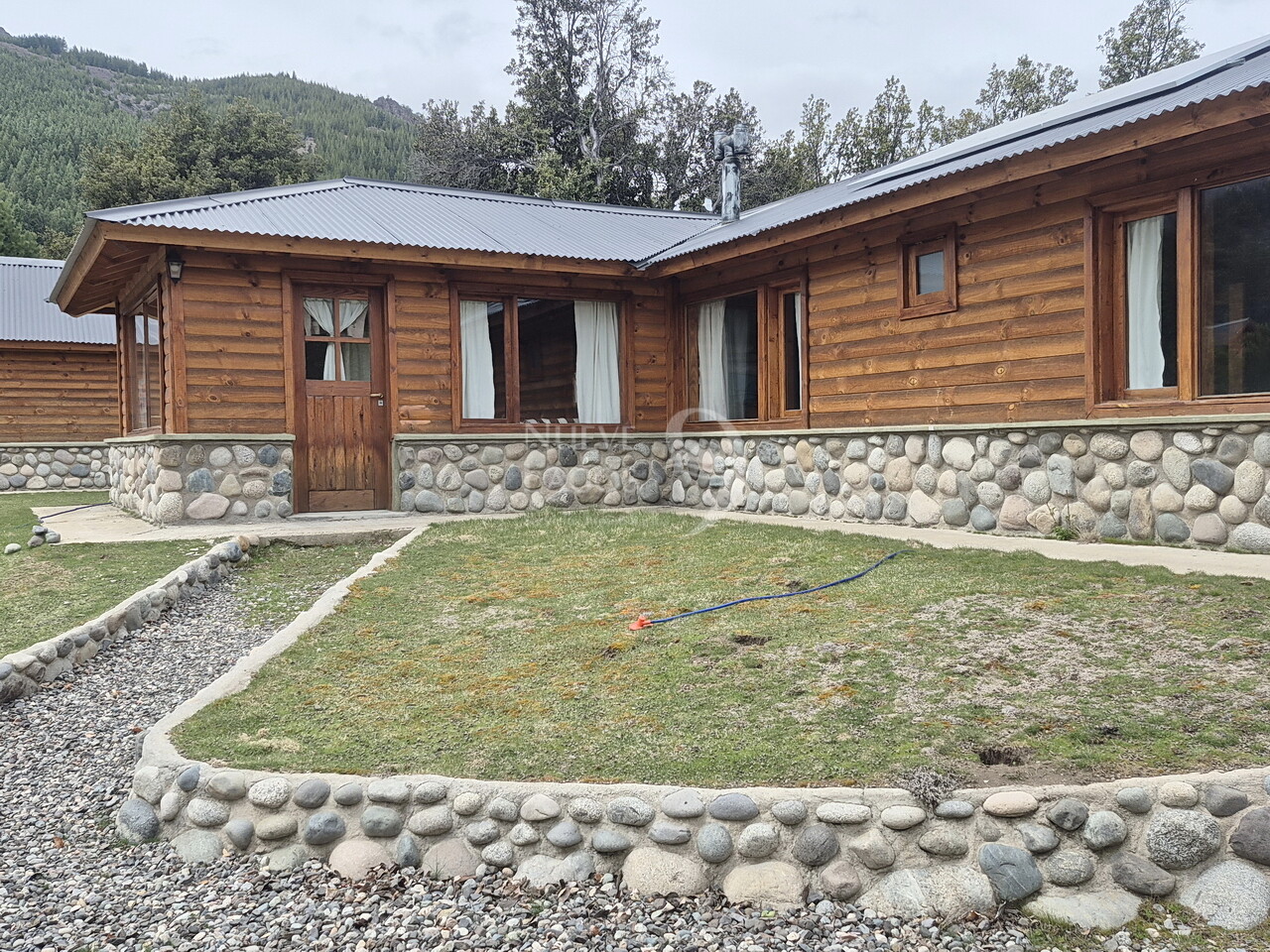 Casa y departamento a la venta cercanos al arroyo María en Villa Lago Meliquina - 21