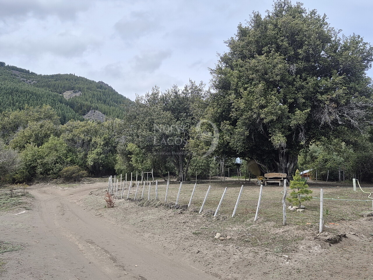 Casa y departamento a la venta cercanos al arroyo María en Villa Lago Meliquina - 40