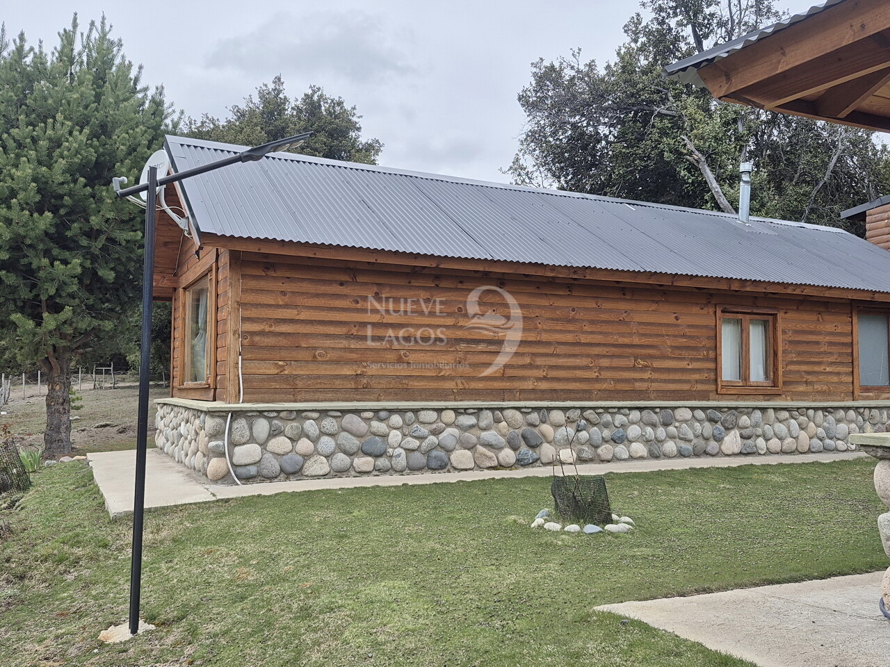 Casa y departamento a la venta cercanos al arroyo María en Villa Lago Meliquina - 24