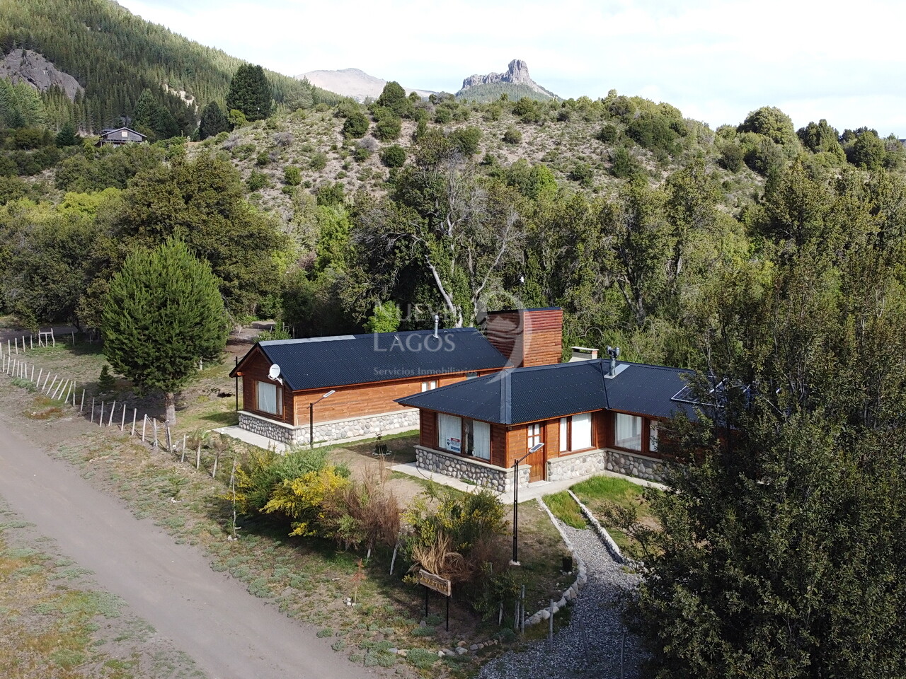 Casa y departamento a la venta cercanos al arroyo María en Villa Lago Meliquina - 41