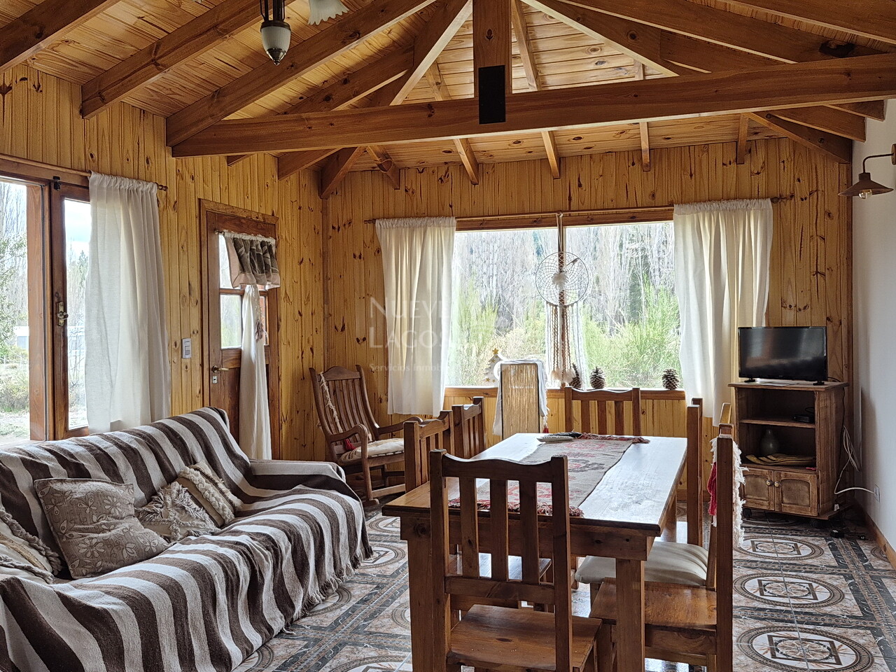 Casa y departamento a la venta cercanos al arroyo María en Villa Lago Meliquina - 4