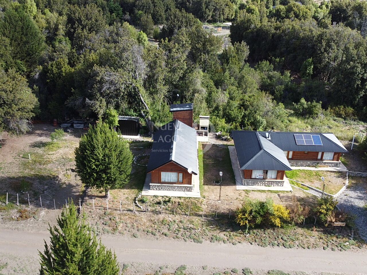 Casa y departamento a la venta cercanos al arroyo María en Villa Lago Meliquina - 2