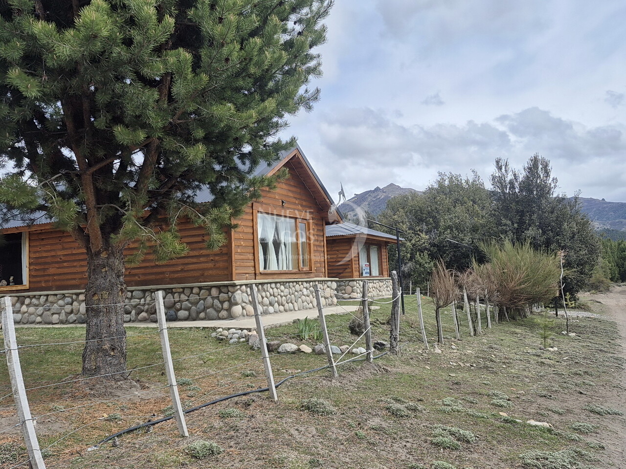 Casa y departamento a la venta cercanos al arroyo María en Villa Lago Meliquina - 37
