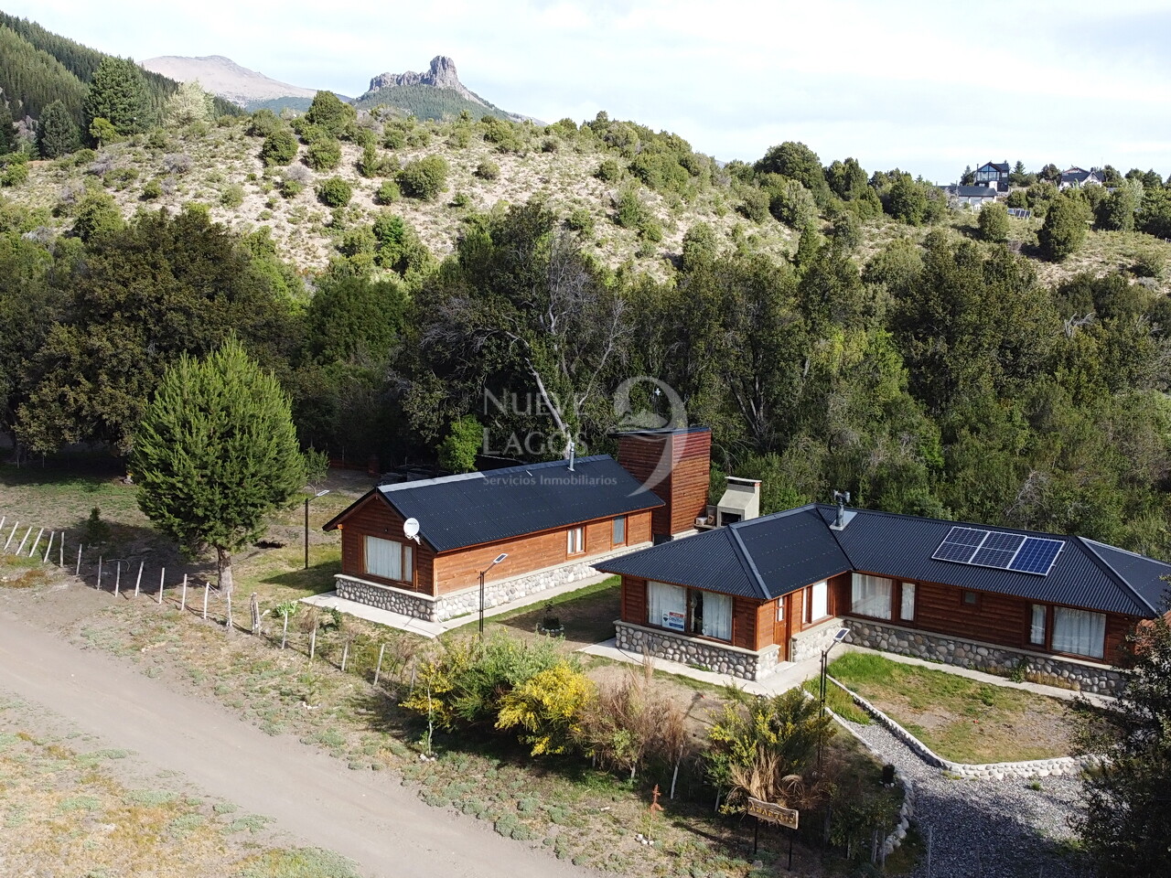 Casa y departamento a la venta cercanos al arroyo María en Villa Lago Meliquina - 1