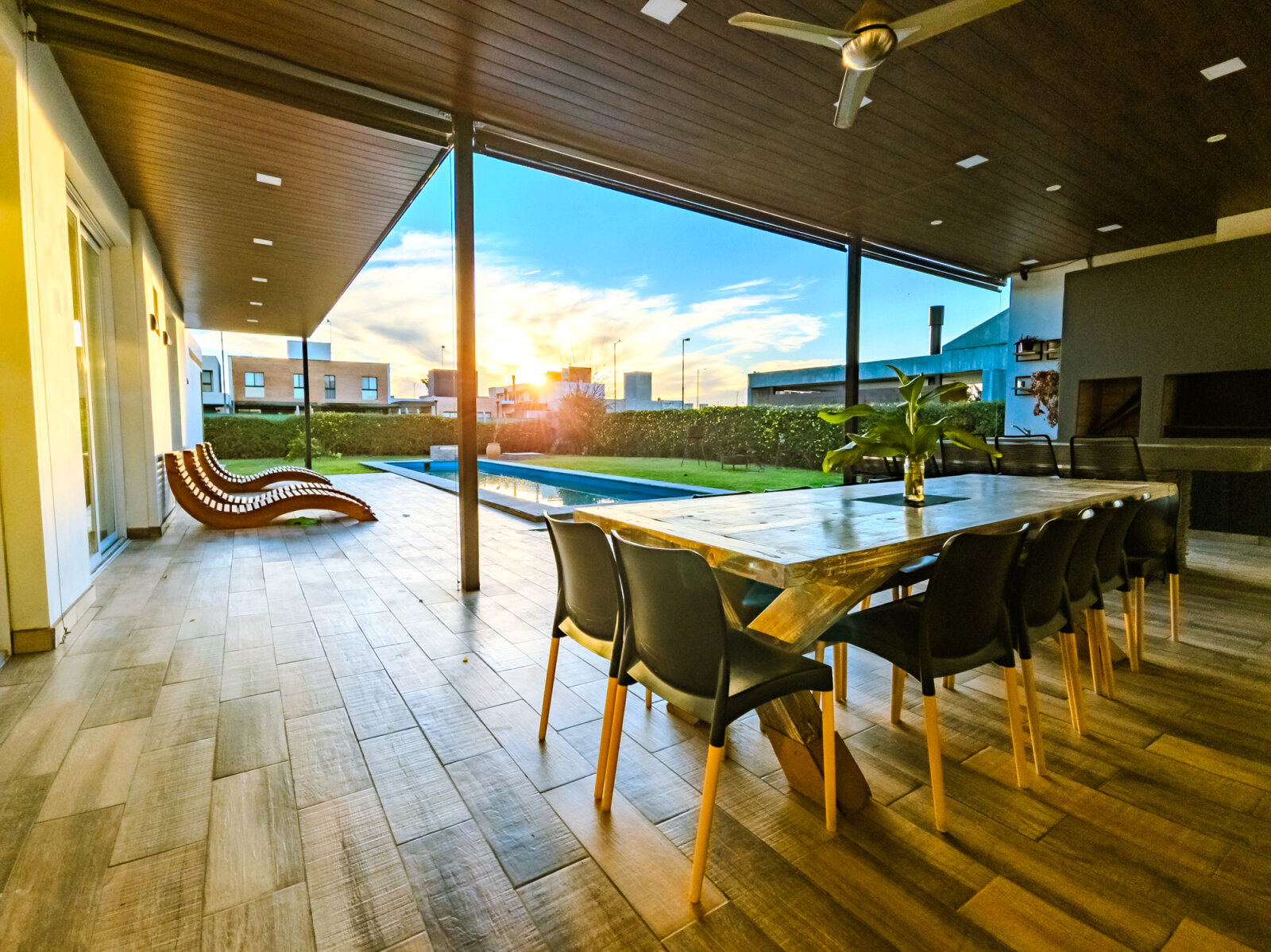 CASA DE 4 DORMITORIOS CON AMPLIA GALERIA, PILETA, SAUNA Y ASADOR. COUNTRY LA CASCADA GOLF - Imagen 33