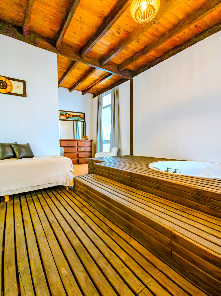 CASA DE 4 DORMITORIOS CON AMPLIA GALERIA, PILETA, SAUNA Y ASADOR. COUNTRY LA CASCADA GOLF - Imagen 23