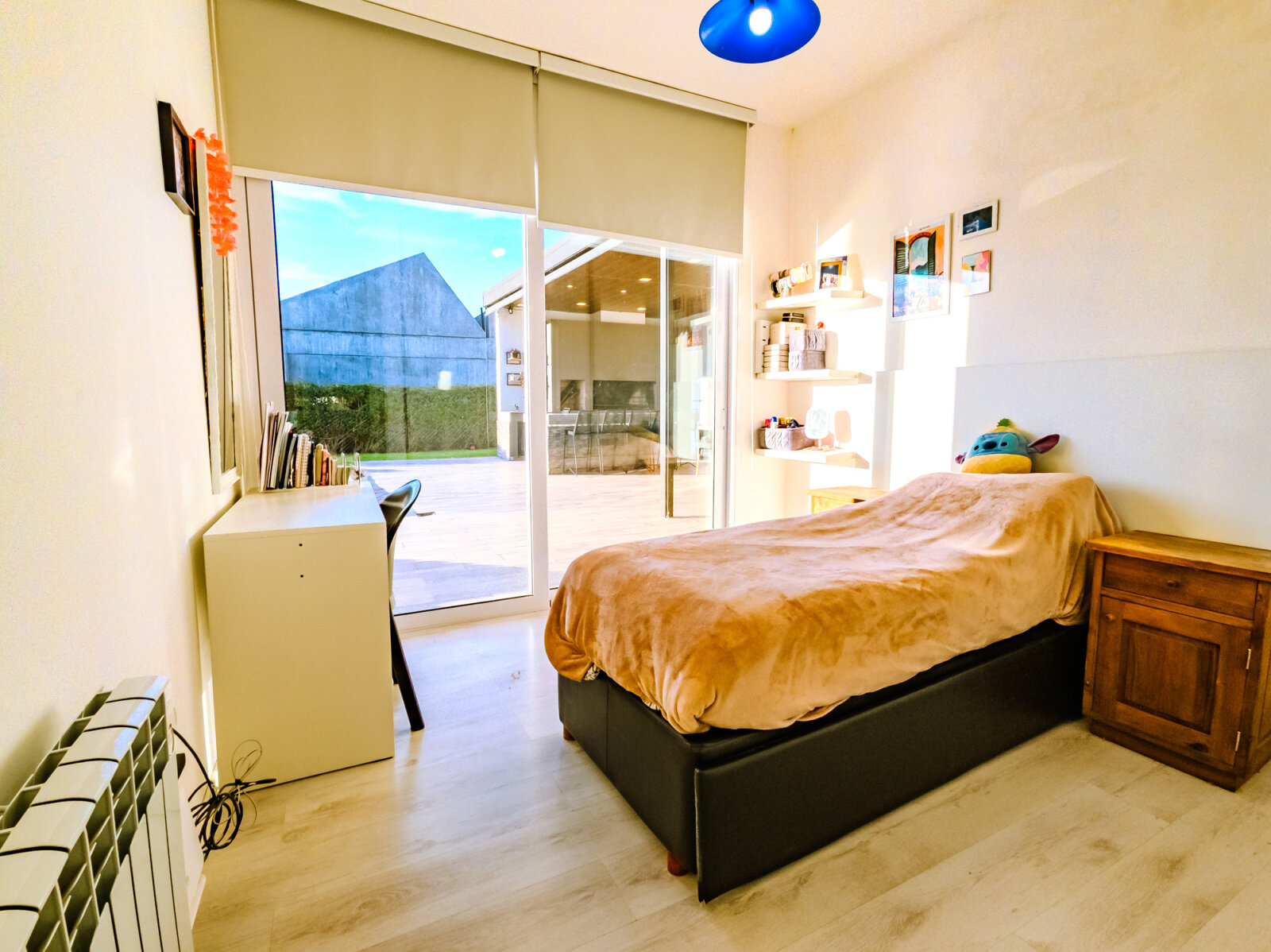 CASA DE 4 DORMITORIOS CON AMPLIA GALERIA, PILETA, SAUNA Y ASADOR. COUNTRY LA CASCADA GOLF - Imagen 17