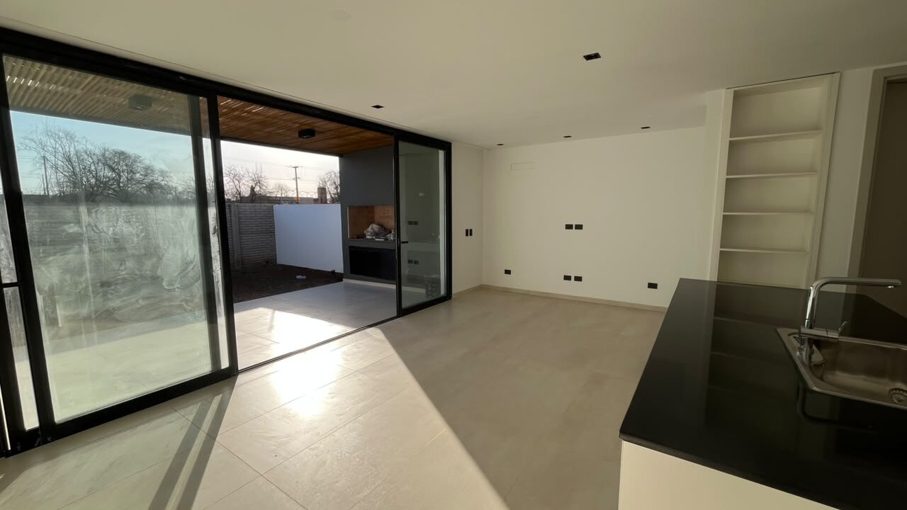 VENDO DUPLEX DISTRITO SUR - Imagen 13