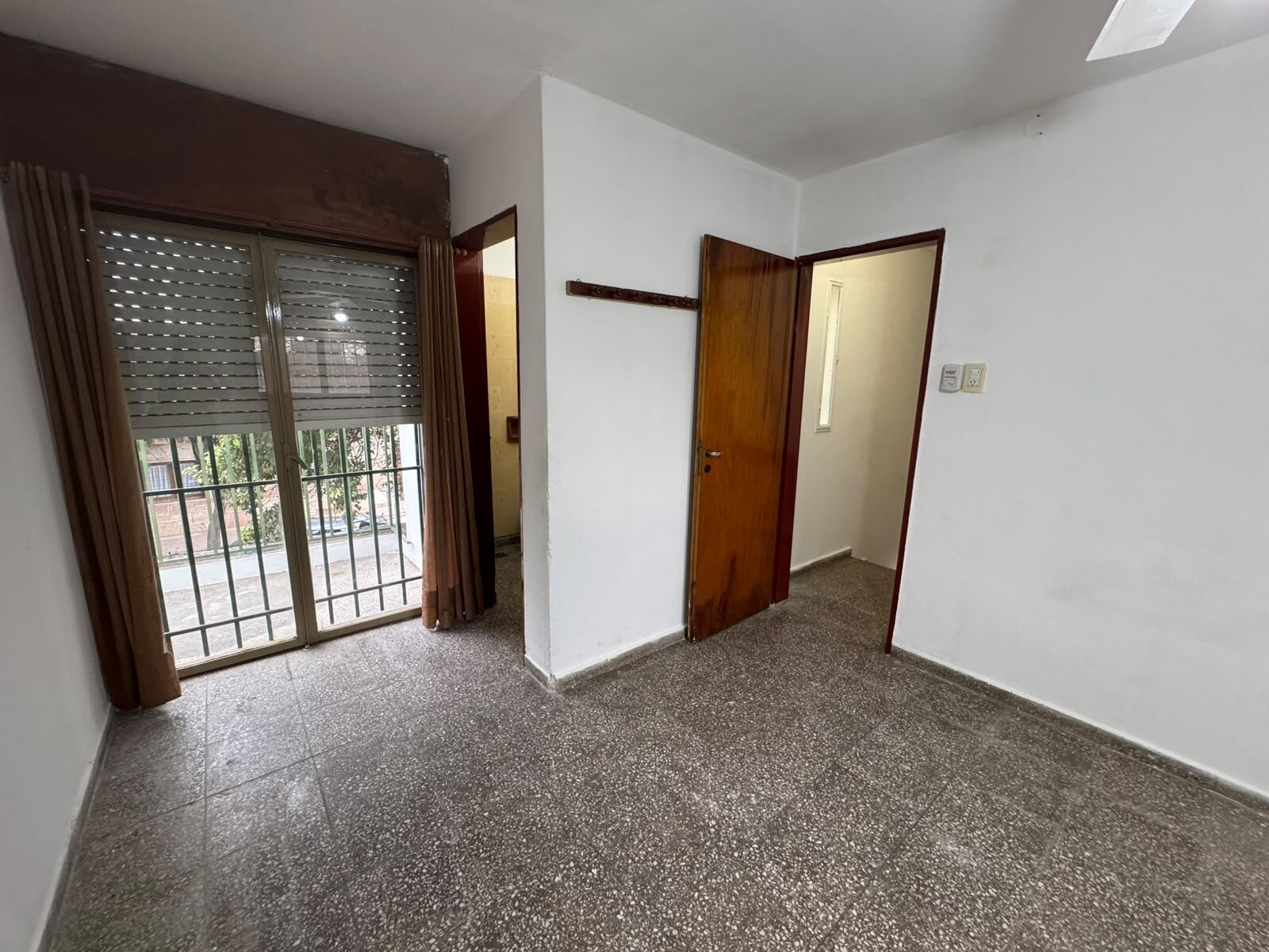 VENDO CASA DOS DORMITORIOS EN TALLERES OESTE - Imagen 20