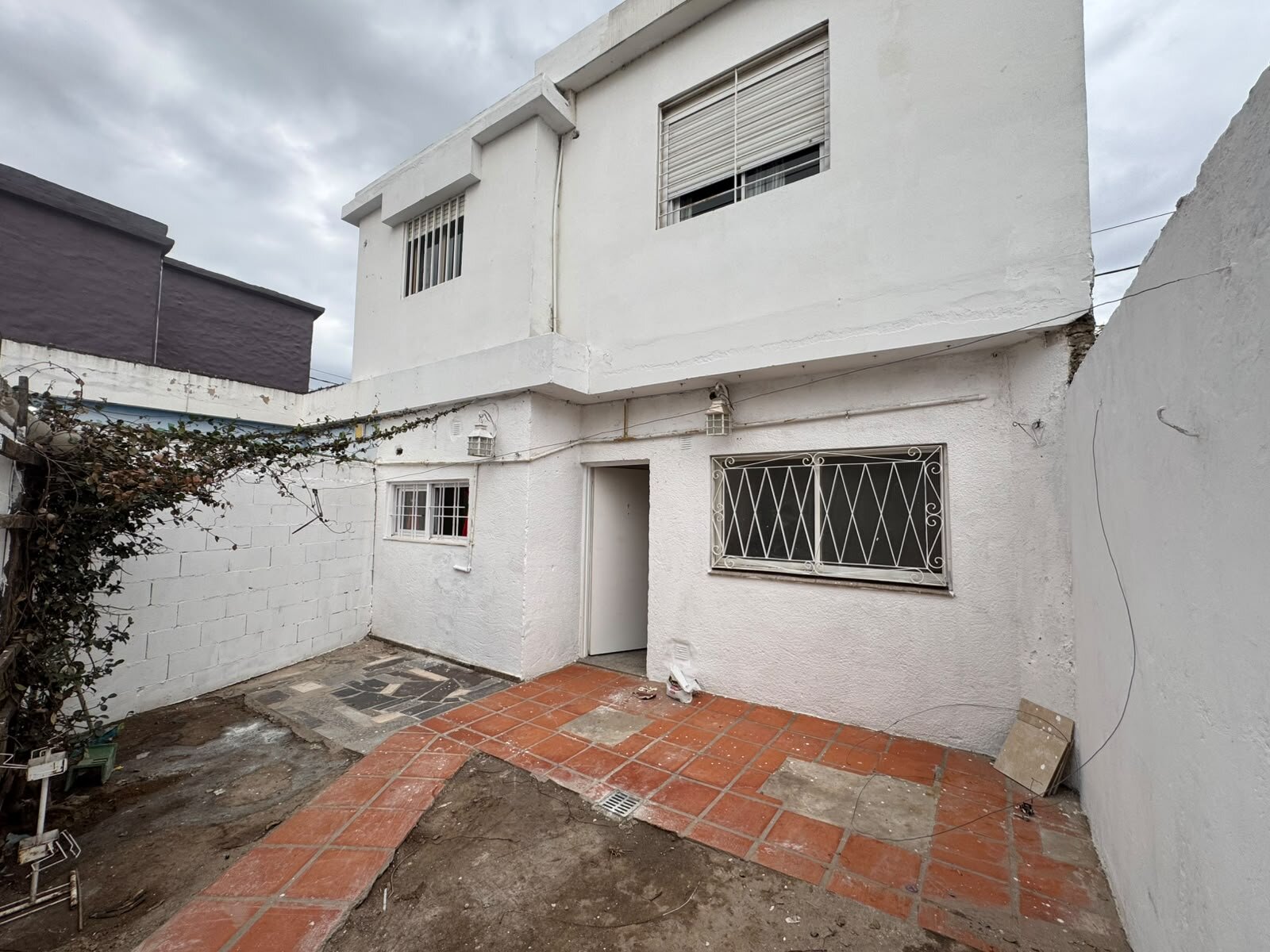 VENDO CASA DOS DORMITORIOS EN TALLERES OESTE - Imagen 23