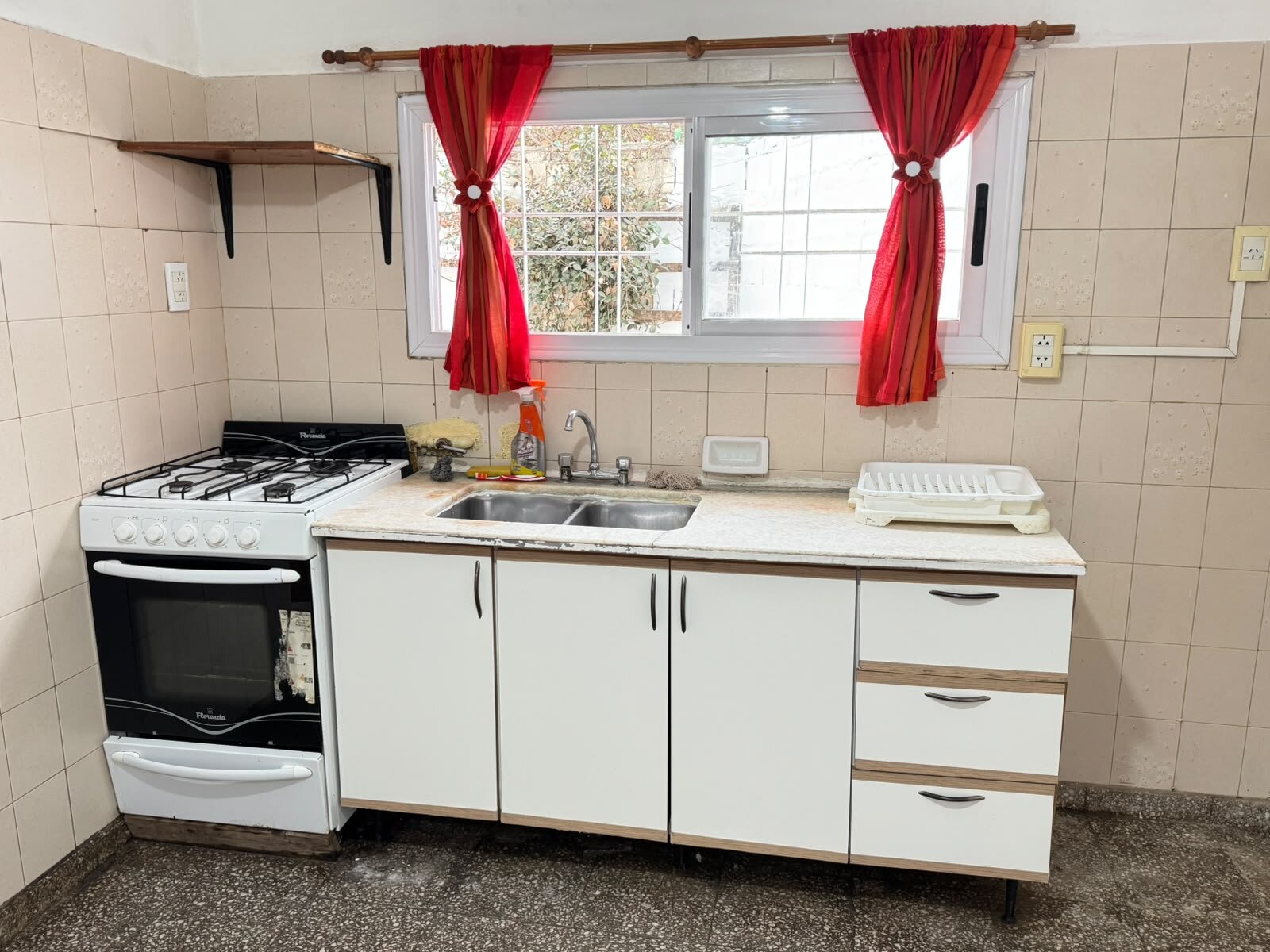 VENDO CASA DOS DORMITORIOS EN TALLERES OESTE - Imagen 24