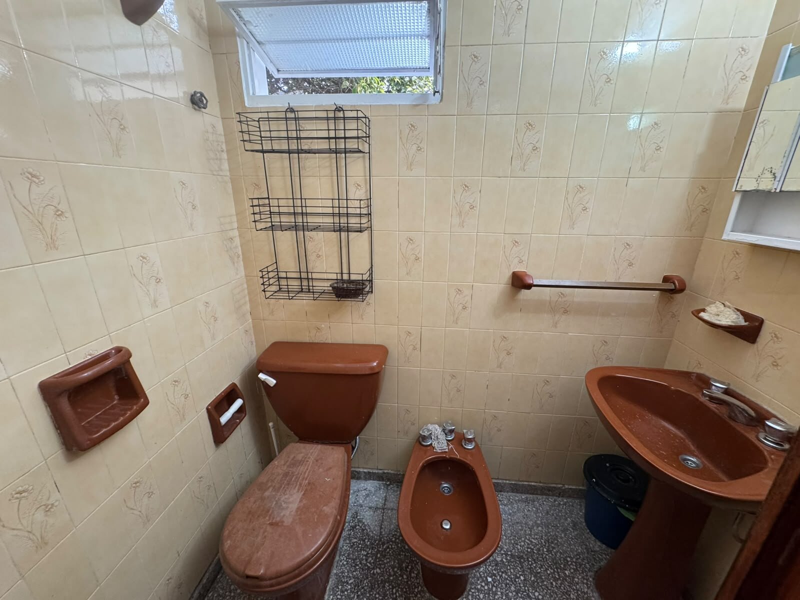 VENDO CASA DOS DORMITORIOS EN TALLERES OESTE - Imagen 21