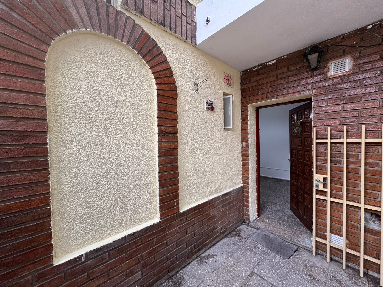 VENDO CASA DOS DORMITORIOS EN TALLERES OESTE - Imagen 4