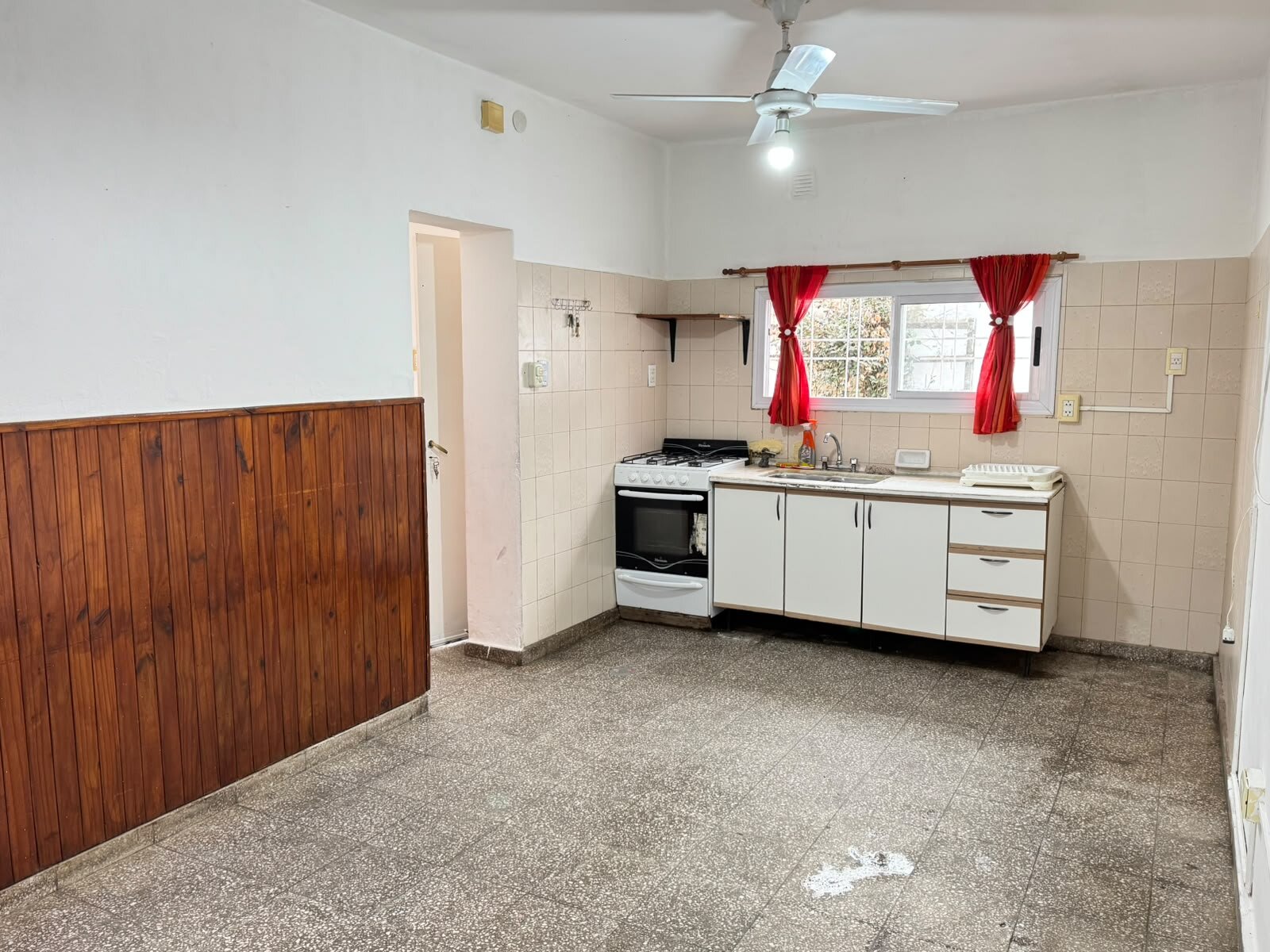 VENDO CASA DOS DORMITORIOS EN TALLERES OESTE - Imagen 6