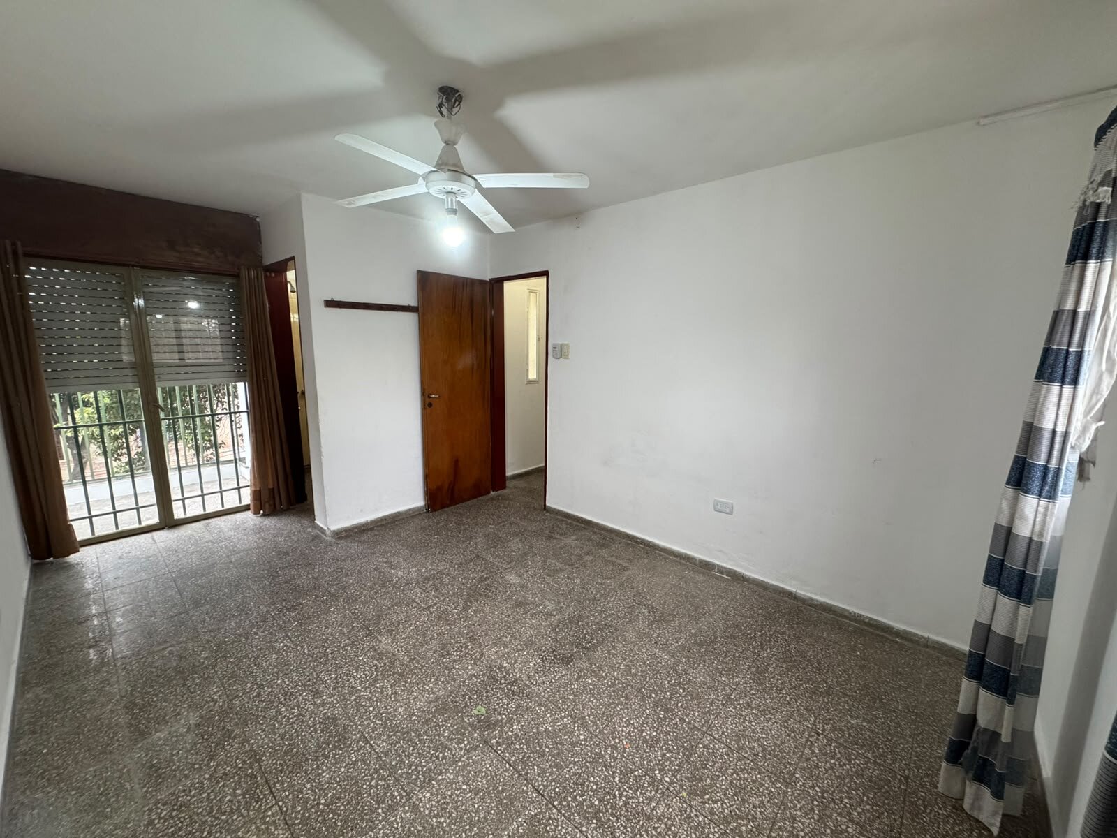 VENDO CASA DOS DORMITORIOS EN TALLERES OESTE - Imagen 19