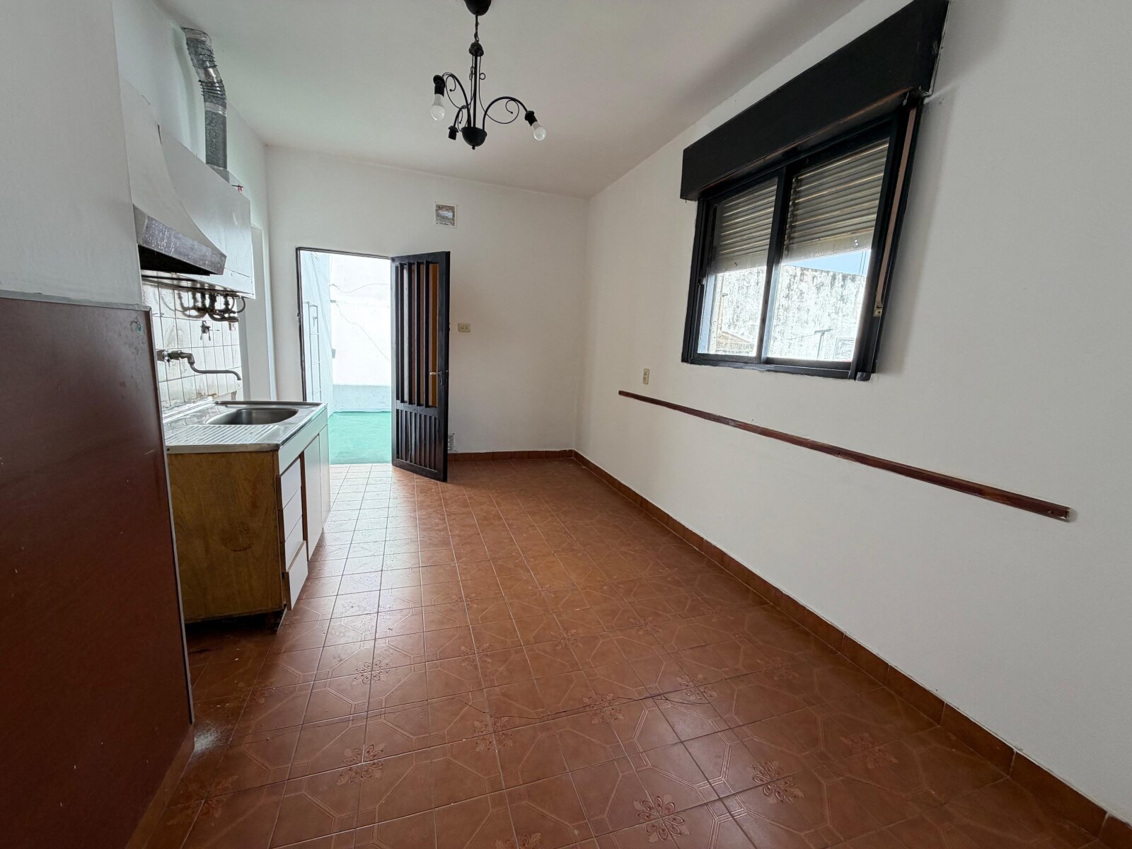 Casa en planta alta de 2 dormitorios - Pje. Maspoli 1269