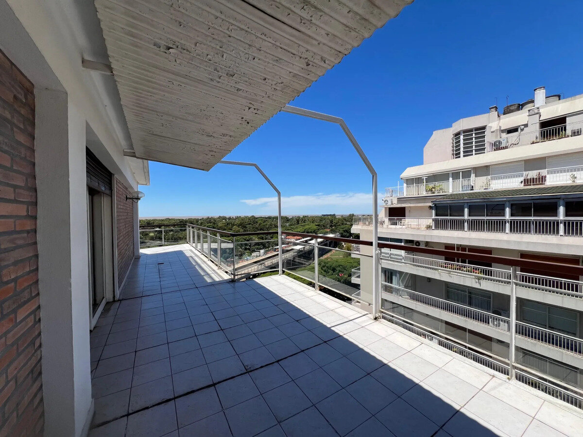 Piso Con Terraza En Cañitas - Av. Del Libertador - 11