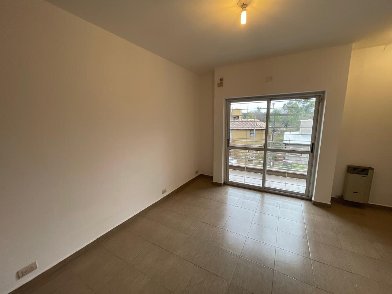 CASA A MTS DE  ROTONDA UNQUILLO. EXCELENTE PROPIEDAD. 3 DORM - Imagen 10