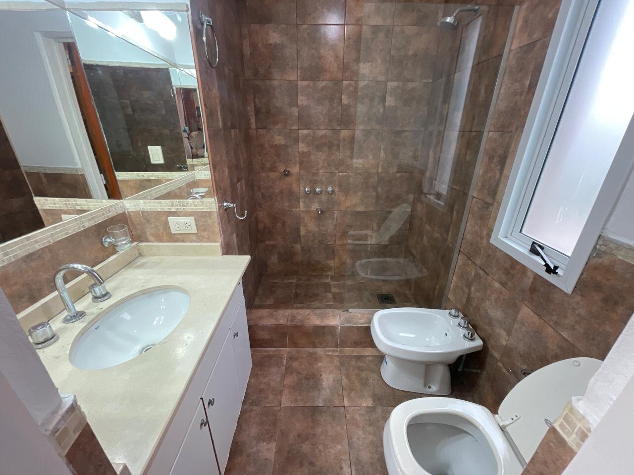 CASA A MTS DE  ROTONDA UNQUILLO. EXCELENTE PROPIEDAD. 3 DORM - Imagen 9