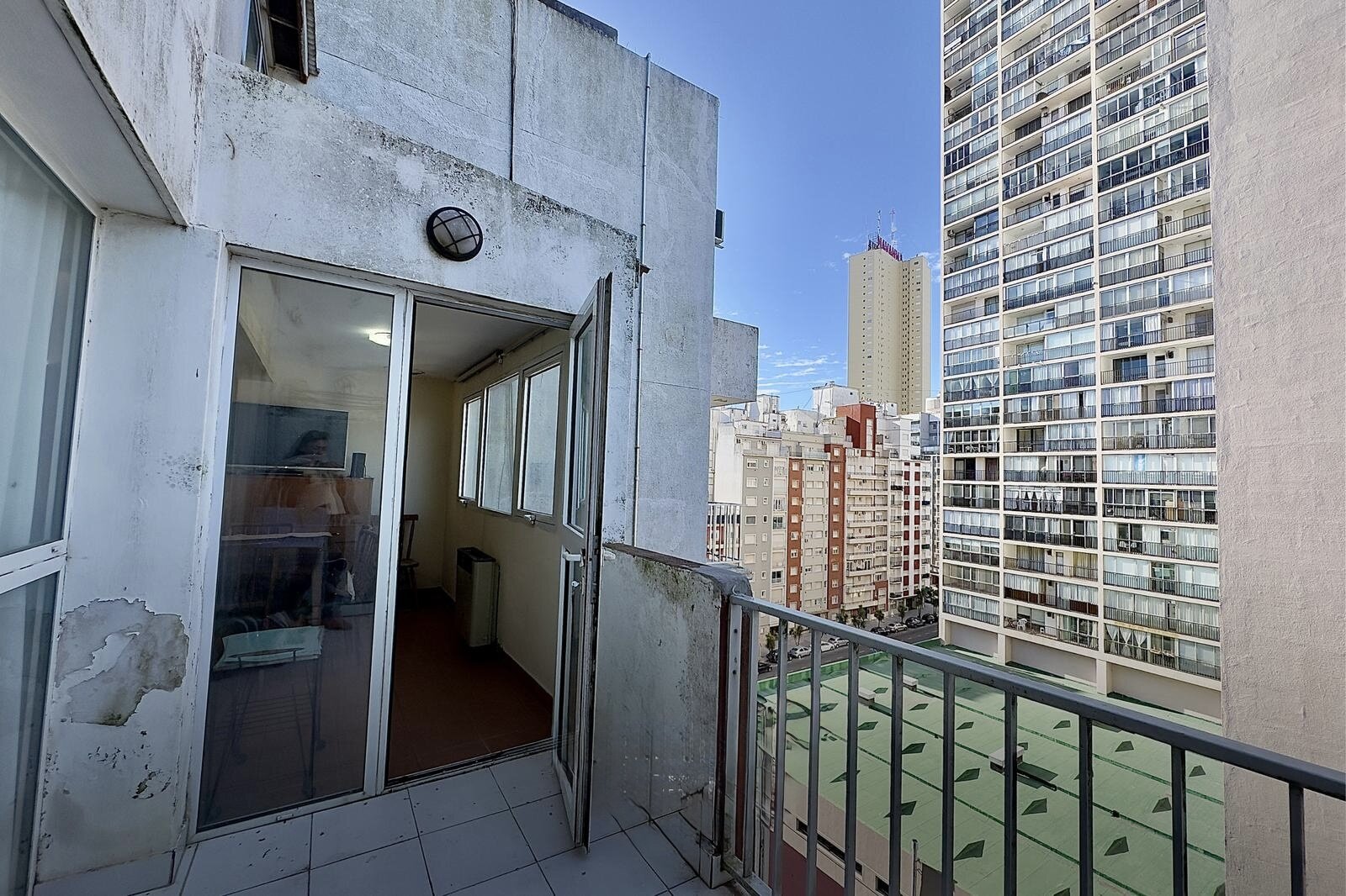 Departamento 3 Ambientes, Balcón al Frente. Vista Lateral al Mar. Cochera — foto 5