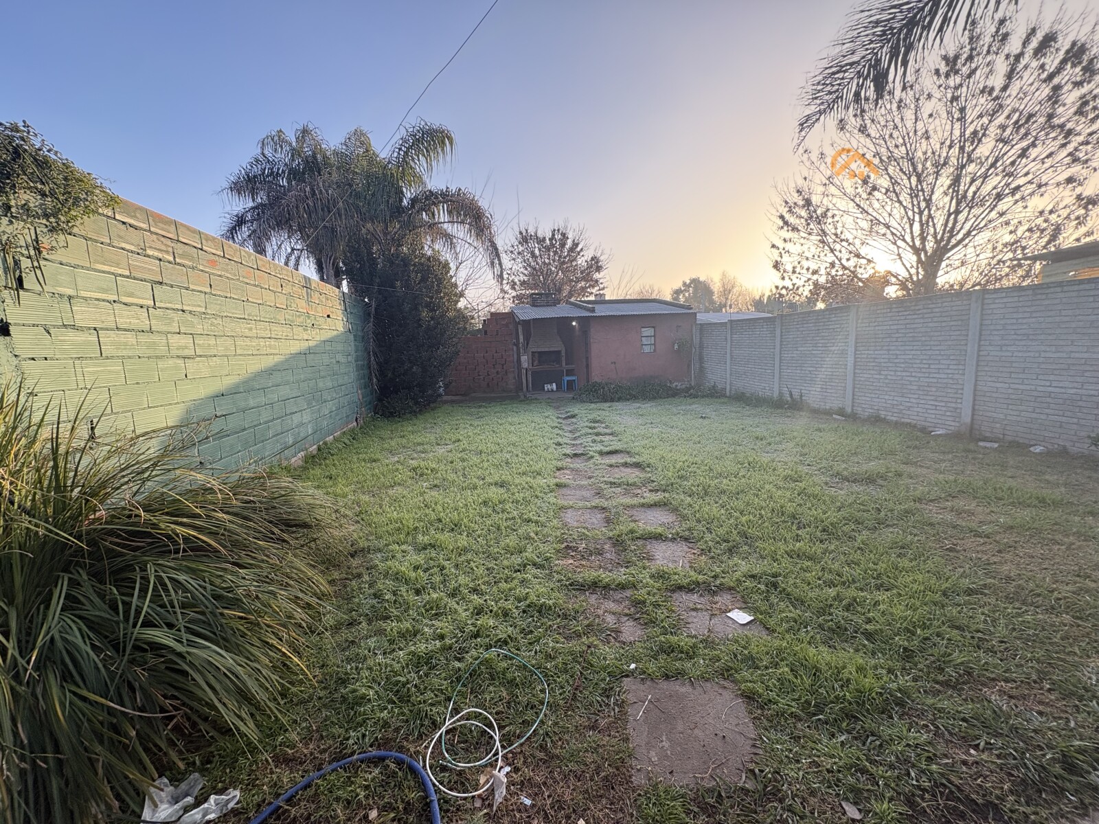 ROLDAN - CASA EN VENTA -CASCO CENTRICO - 2 DORMITORIOS - 5