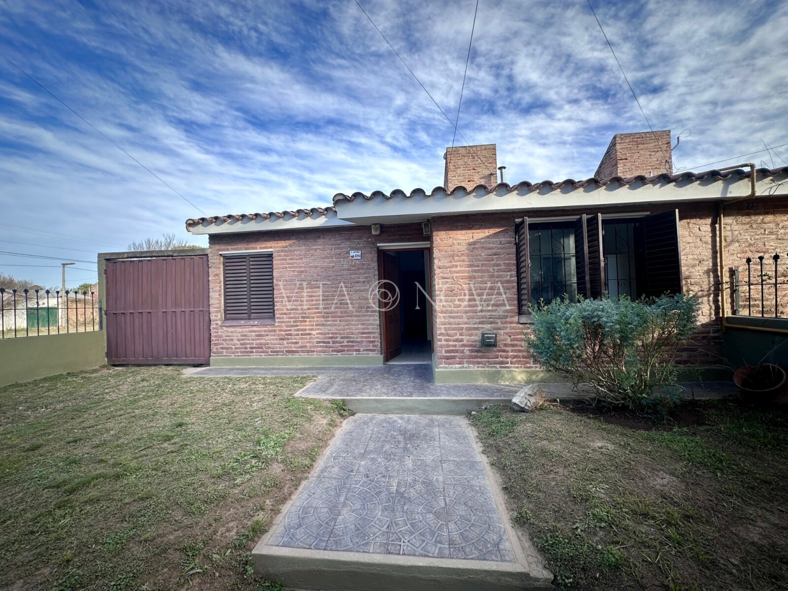 VENTA CASA - Bº 20 DE JUNIO - Imagen 2