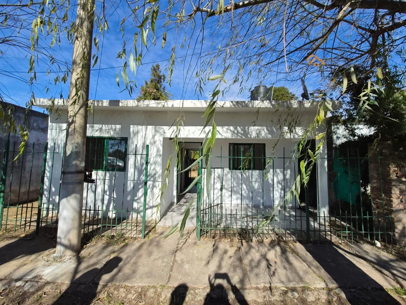 ROLDAN - CASA EN VENTA -A POCAS CUADRAS DEL CENTRO -2 DORMITORIOS - 11
