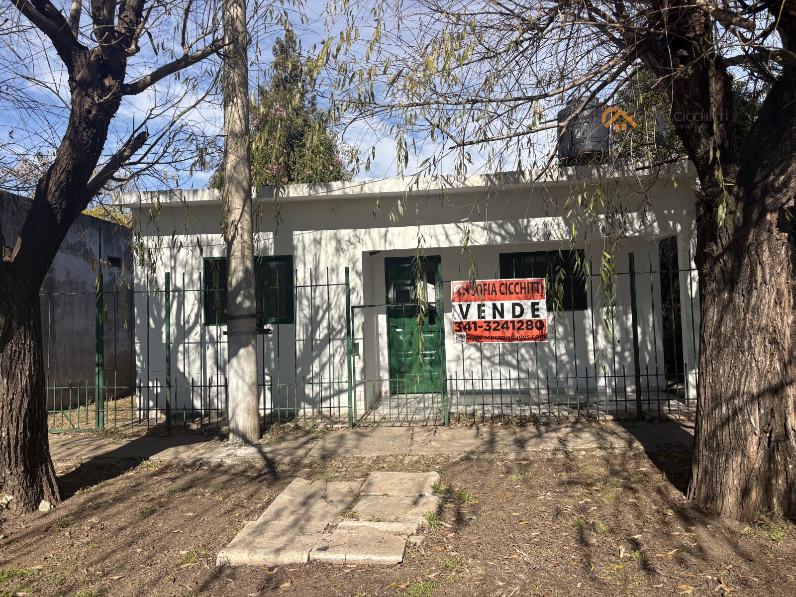 ROLDAN - CASA EN VENTA -A POCAS CUADRAS DEL CENTRO -2 DORMITORIOS - 12