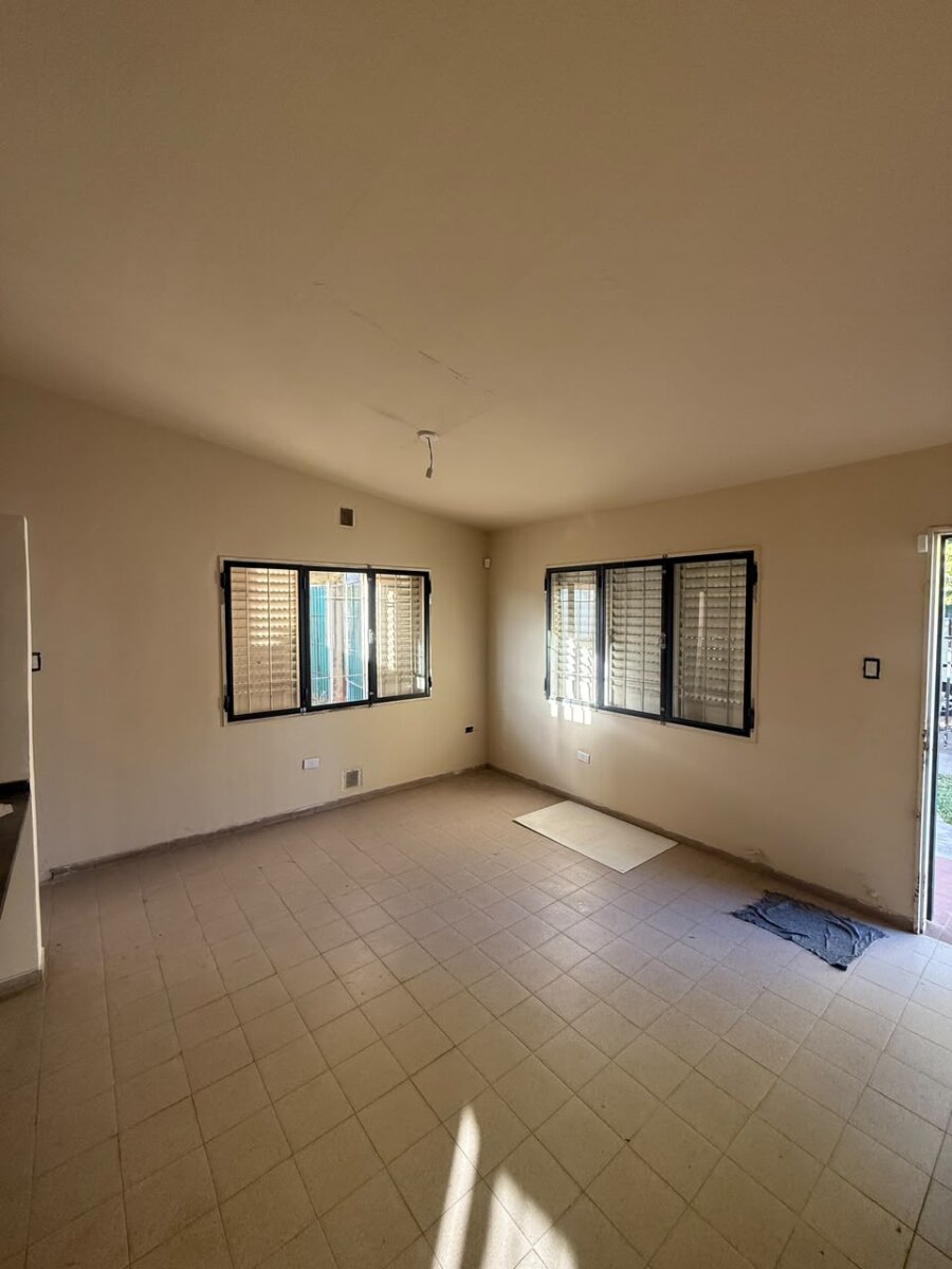 CASA EN VENTA BARRIO PRIMERO DE MAYO - Imagen 8