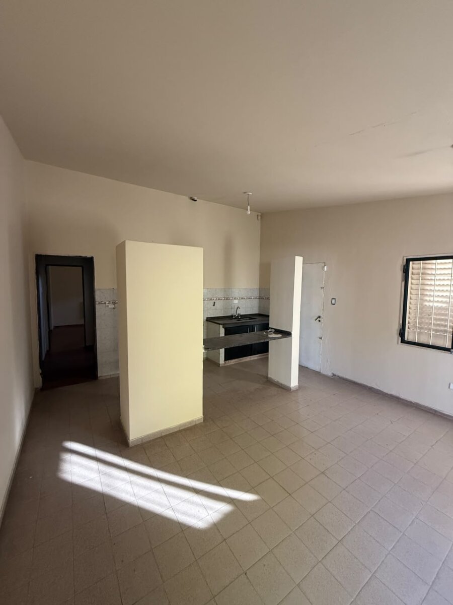CASA EN VENTA BARRIO PRIMERO DE MAYO - Imagen 2