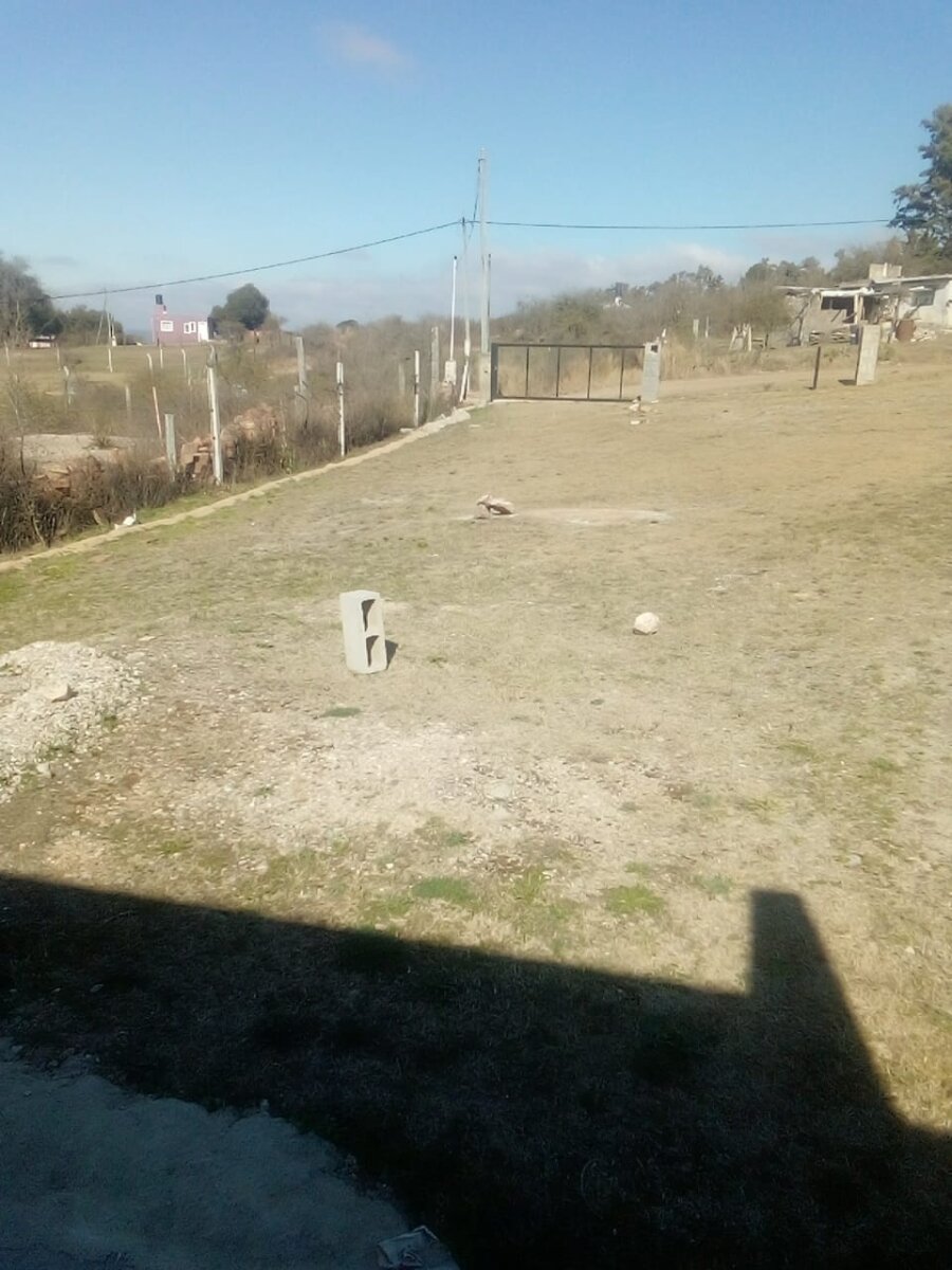 Tanti - Casa de 2 dorm. + amplio lote - Imagen 10