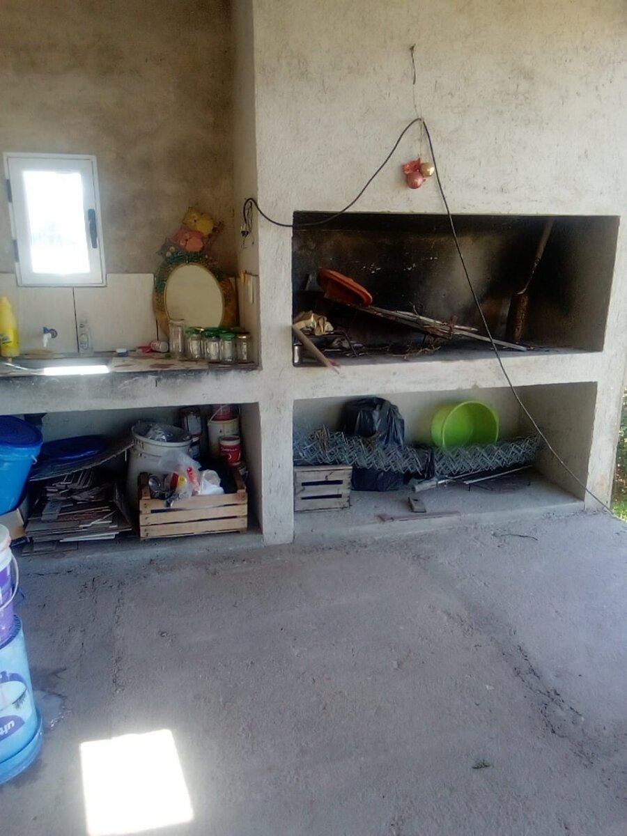 Tanti - Casa de 2 dorm. + amplio lote - Imagen 2