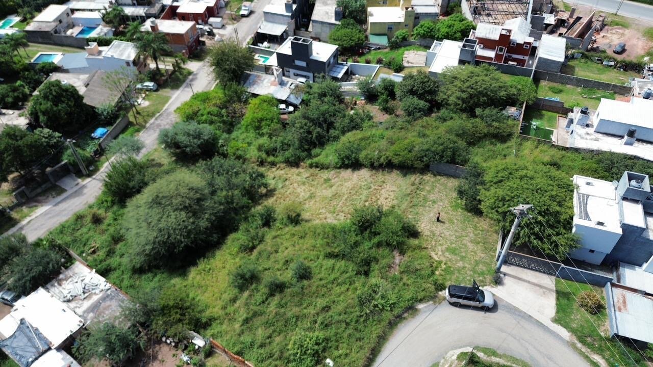 Lote en Cuesta Colorada 670m2- Apto duplex . Con escritura