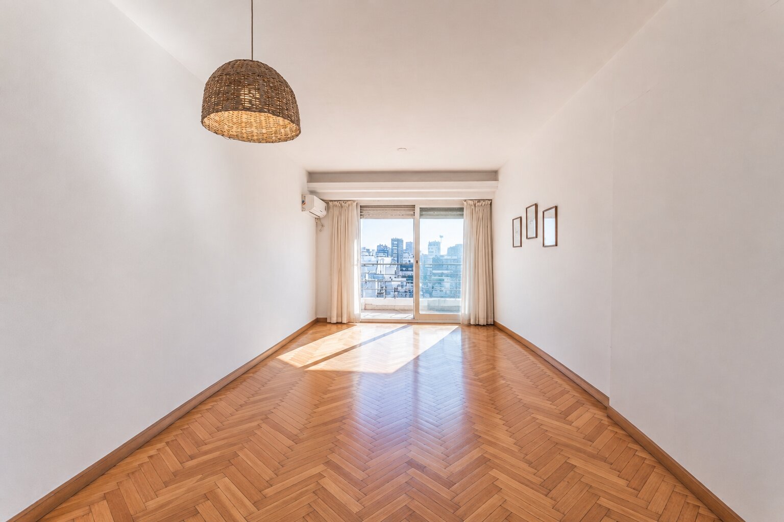 Venta Departamento 4 ambientes Cochera Recoleta Paraguay 2300 - 2