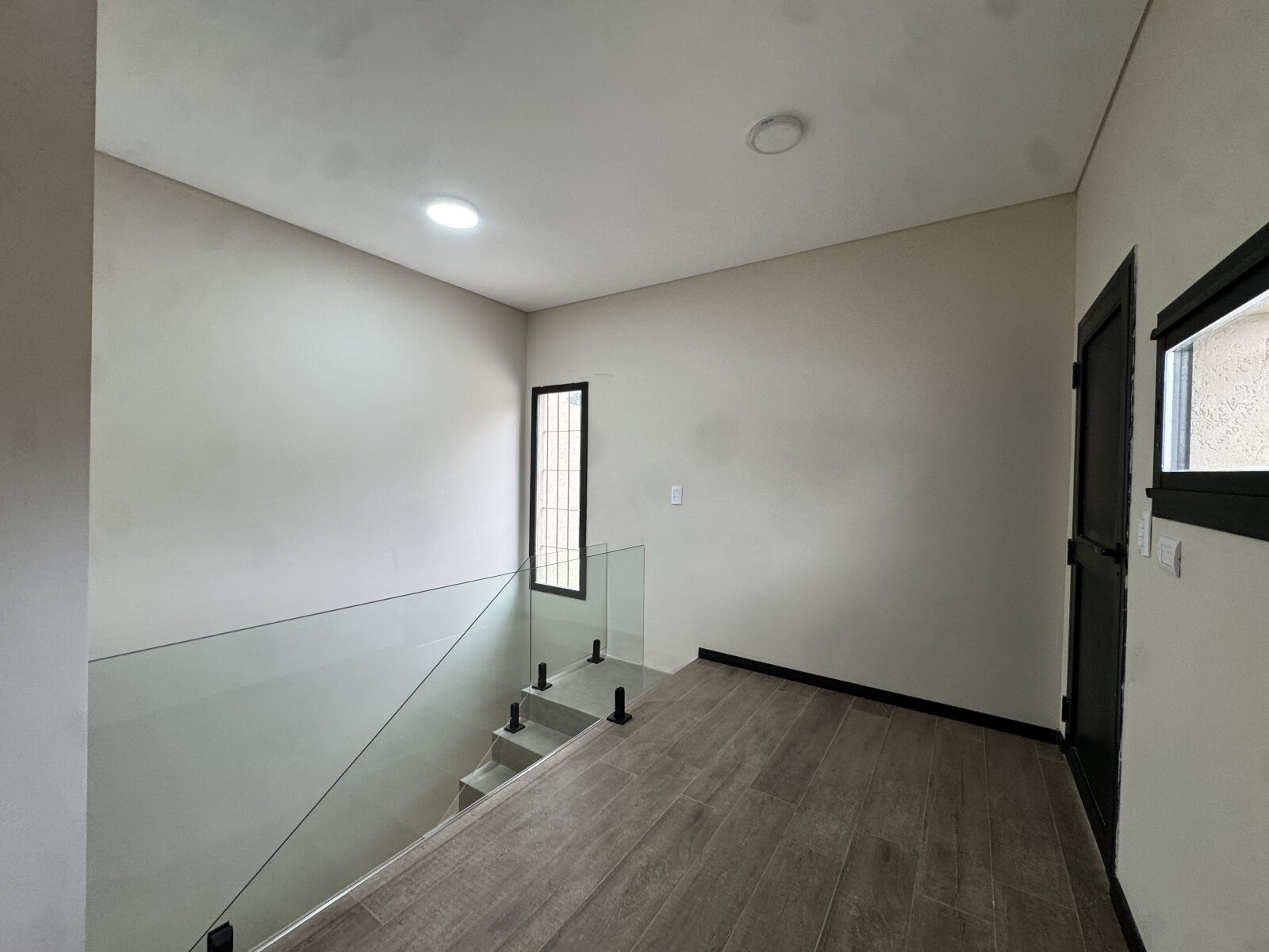 ALQUILER COMPLEJO COMERCIAL + OFICINAS + GALPÓN - 19