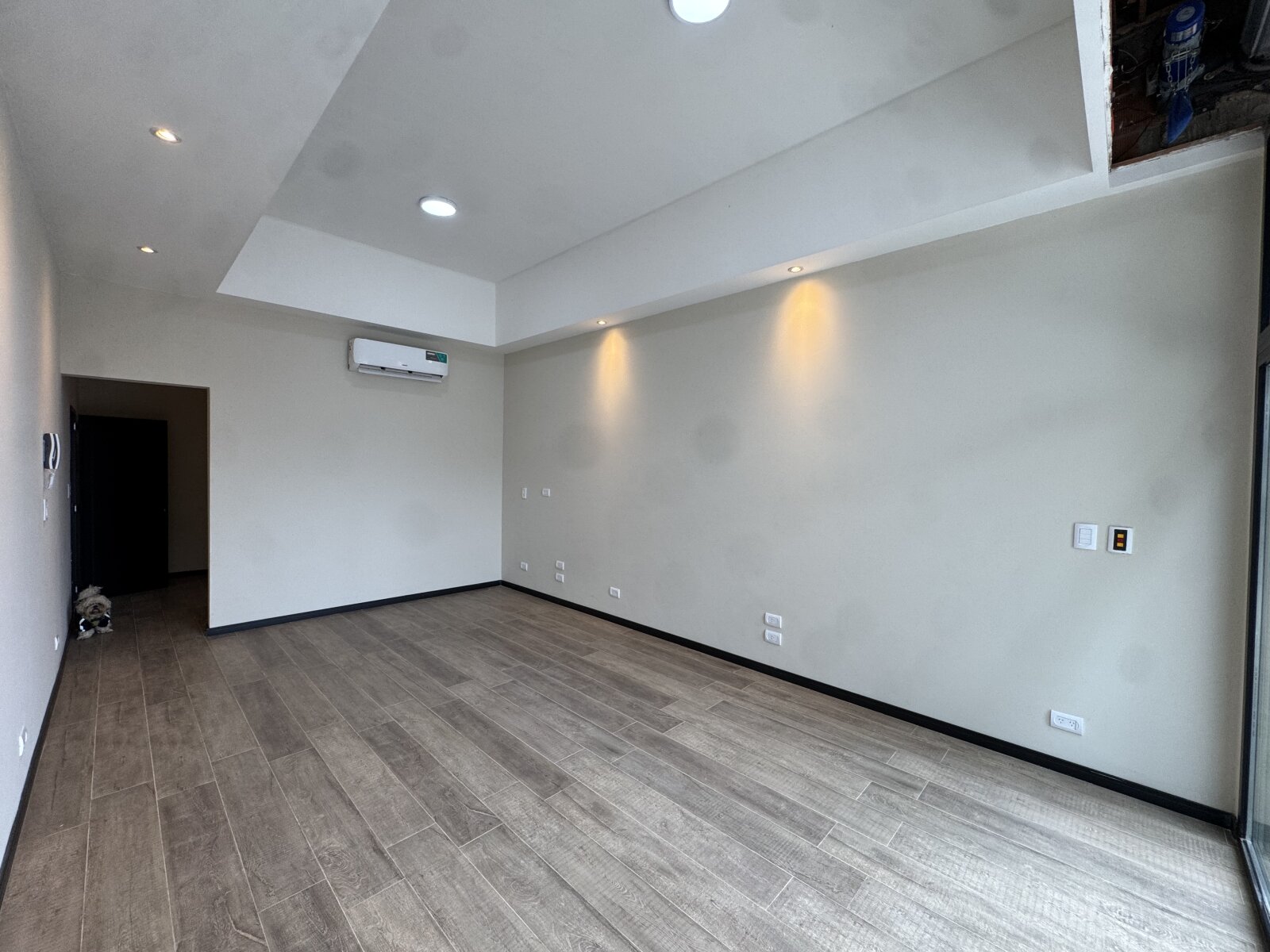 ALQUILER COMPLEJO COMERCIAL + OFICINAS + GALPÓN - 8