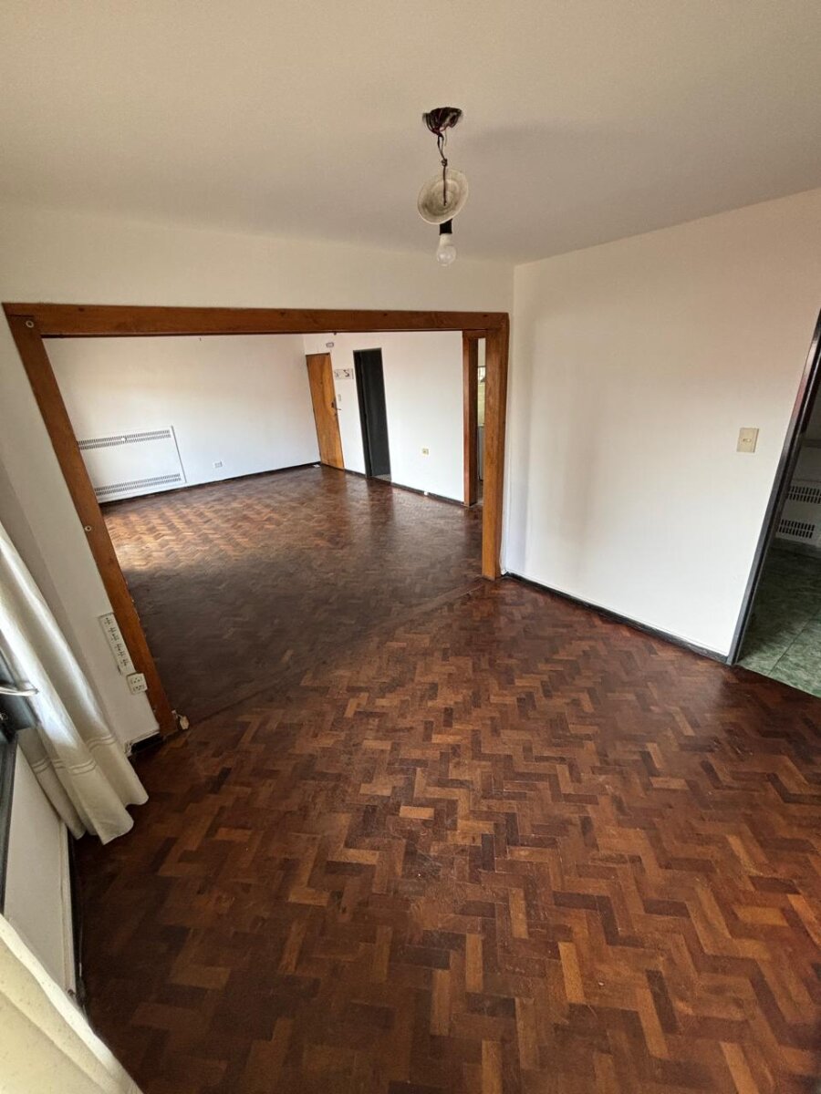 Semipiso de 100 m2 !!!  - Frente - 2 Dormitorios , 3 Baños