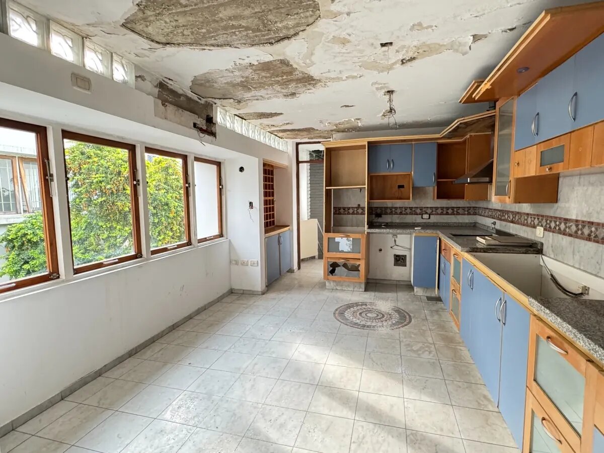 Alquiler Comercial. Casa En B° Cerro De Las Rosas. - 30