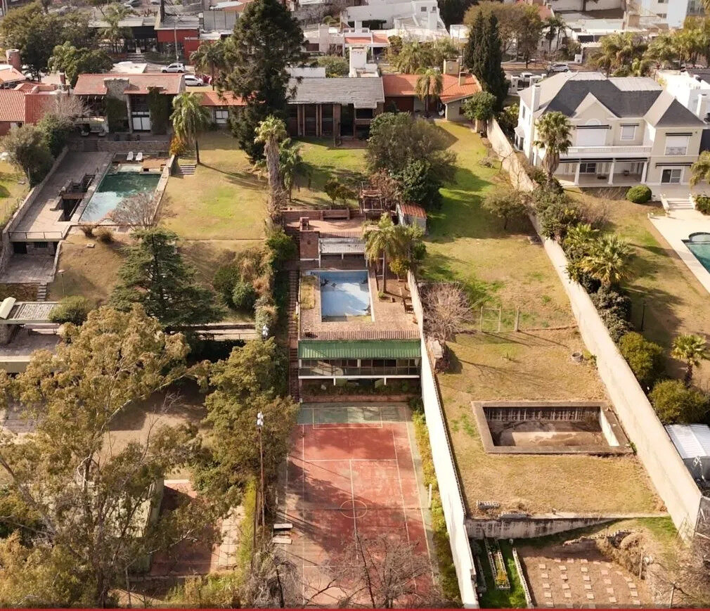 Alquiler Comercial. Casa En B° Cerro De Las Rosas. - 3