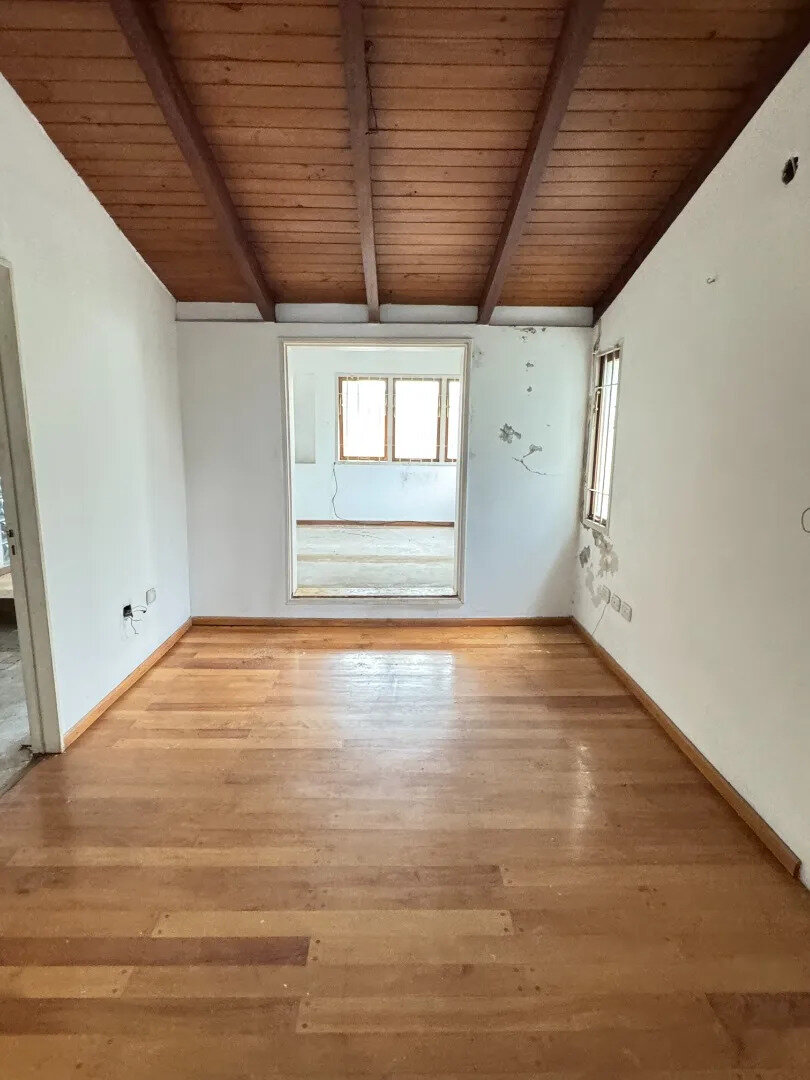 Alquiler Comercial. Casa En B° Cerro De Las Rosas. - 23