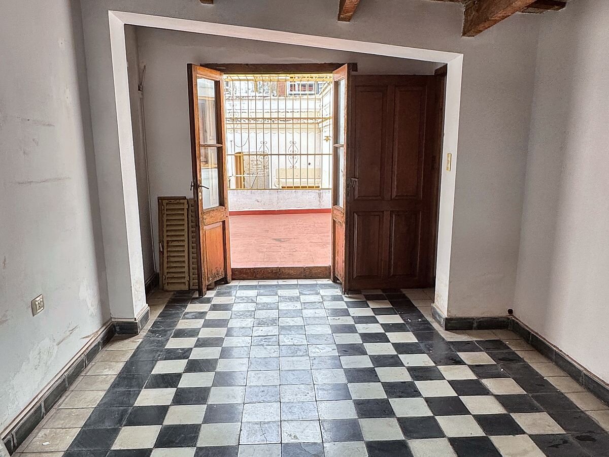 Casona en alquiler comercial en Güemes: 150 m², 5 ambientes y terraza — foto 14