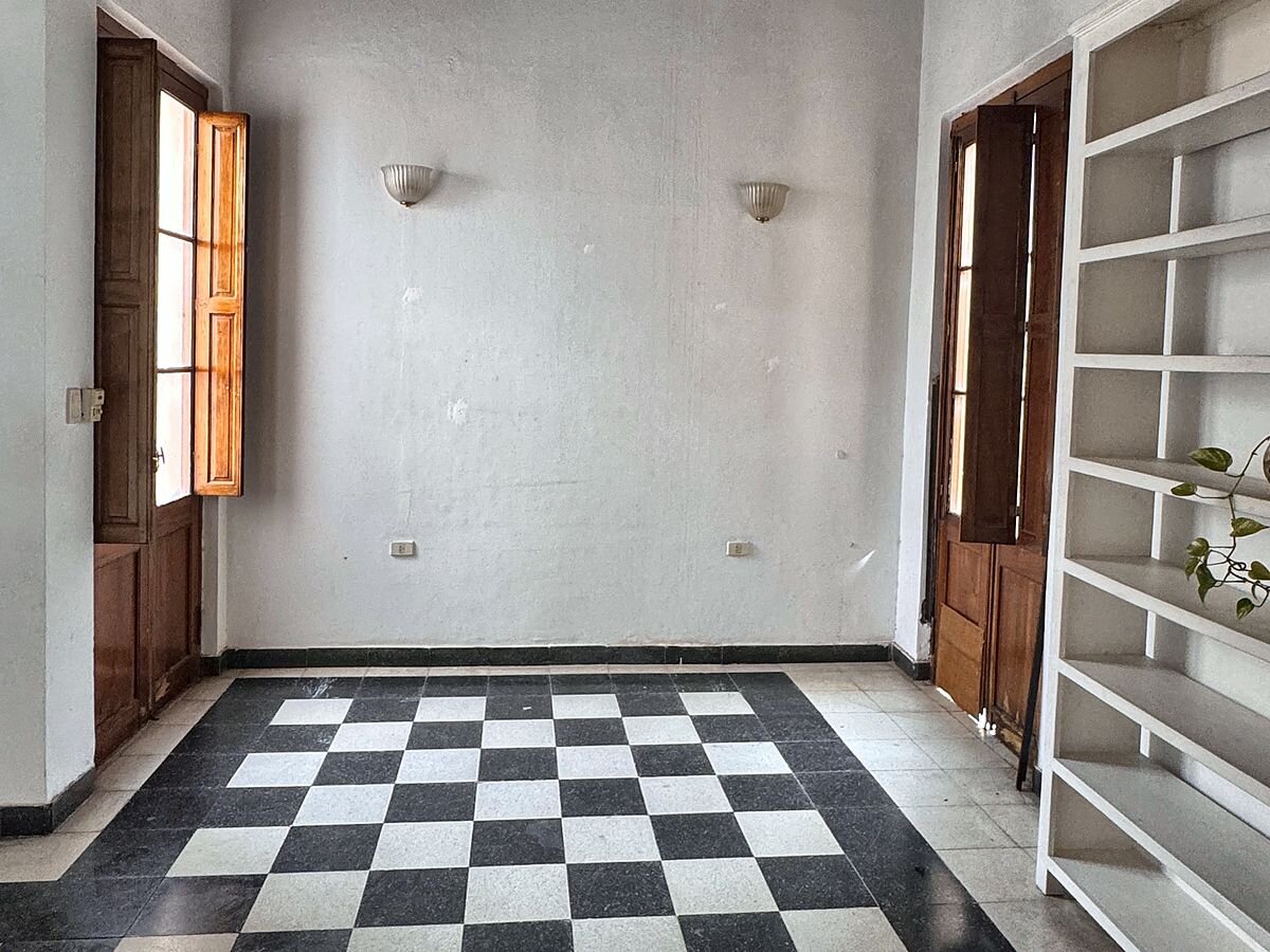 Casona en alquiler comercial en Güemes: 150 m², 5 ambientes y terraza — foto 5