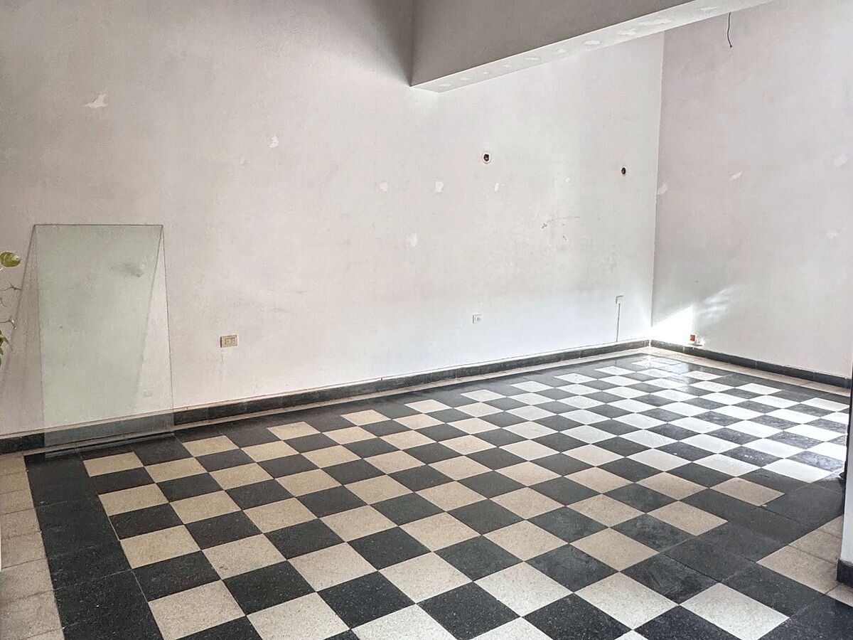 Casona en alquiler comercial en Güemes: 150 m², 5 ambientes y terraza — foto 7