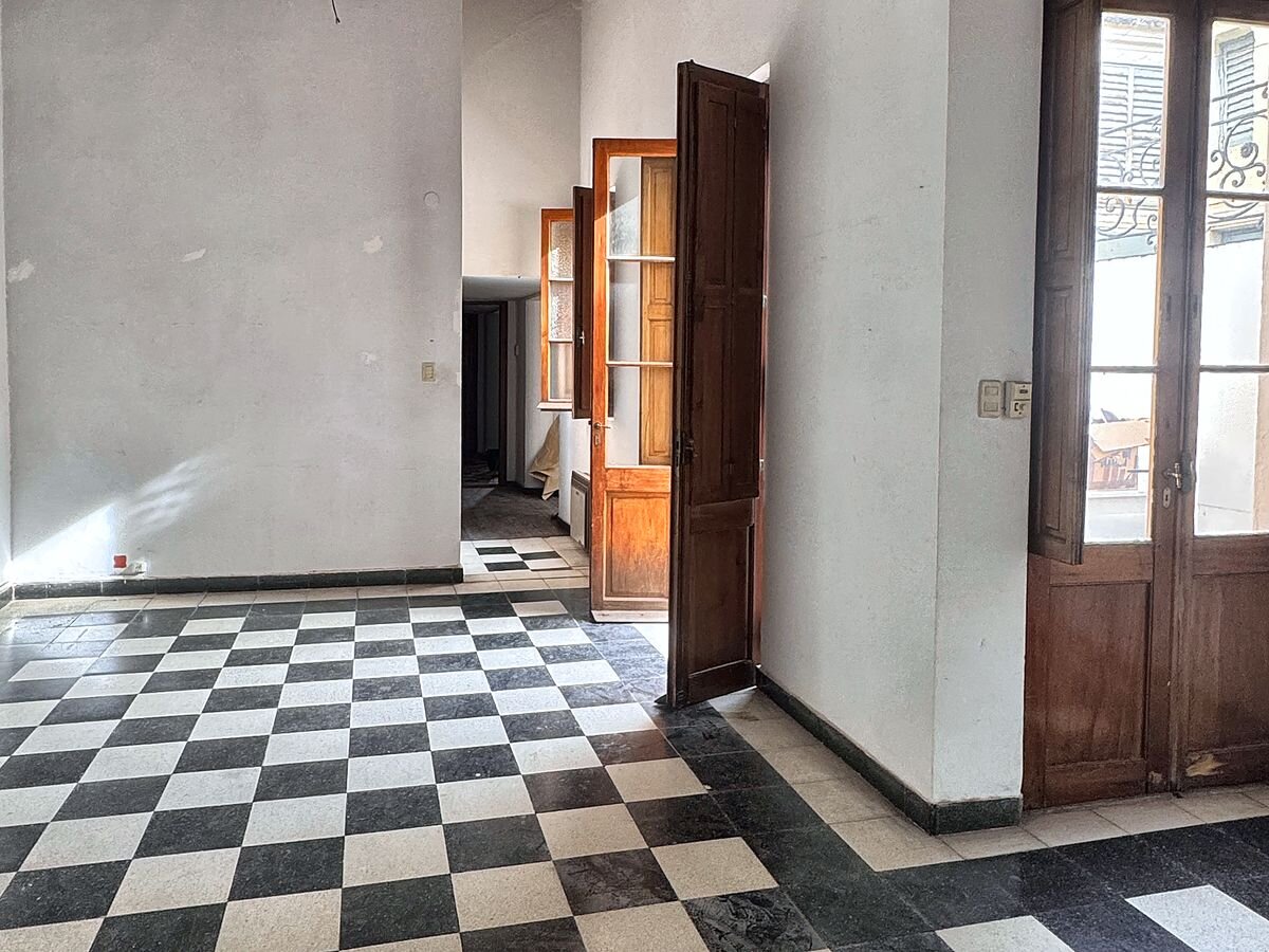 Casona en alquiler comercial en Güemes: 150 m², 5 ambientes y terraza — foto 3
